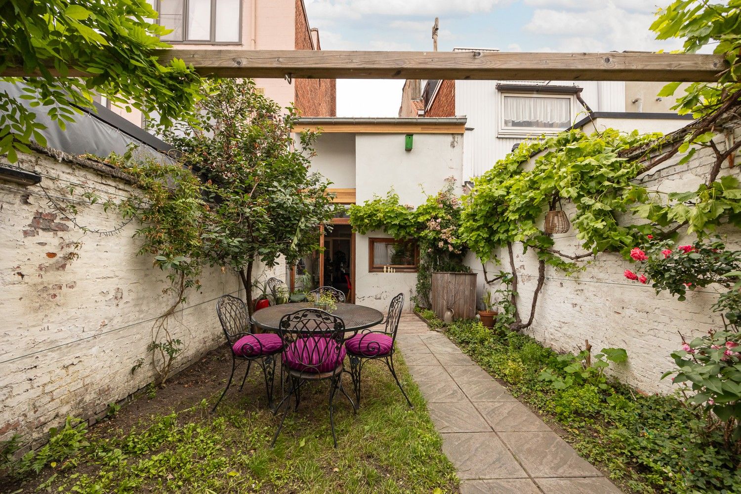 Charmante stadswoning met tuin en optionele garage in hartje Borgerhout foto 10