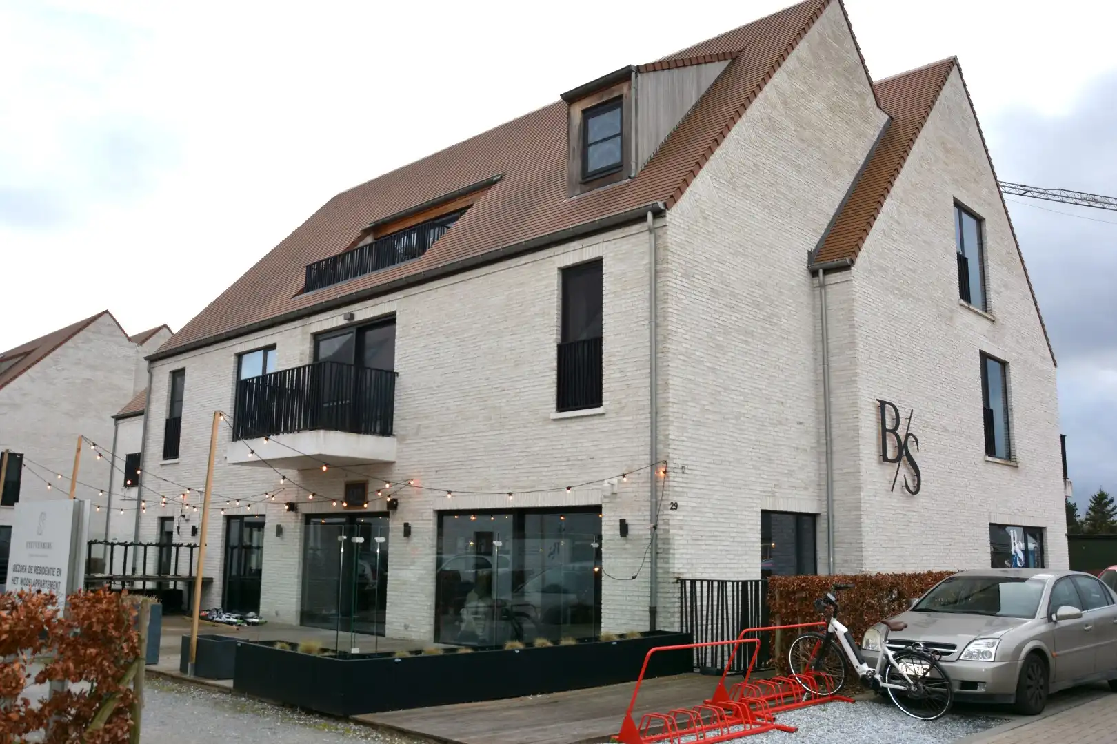 Zorgeloos wonen in stijl: instapklare serviceflat in Residentie Stuyvenberg foto {{pictureIndex}}