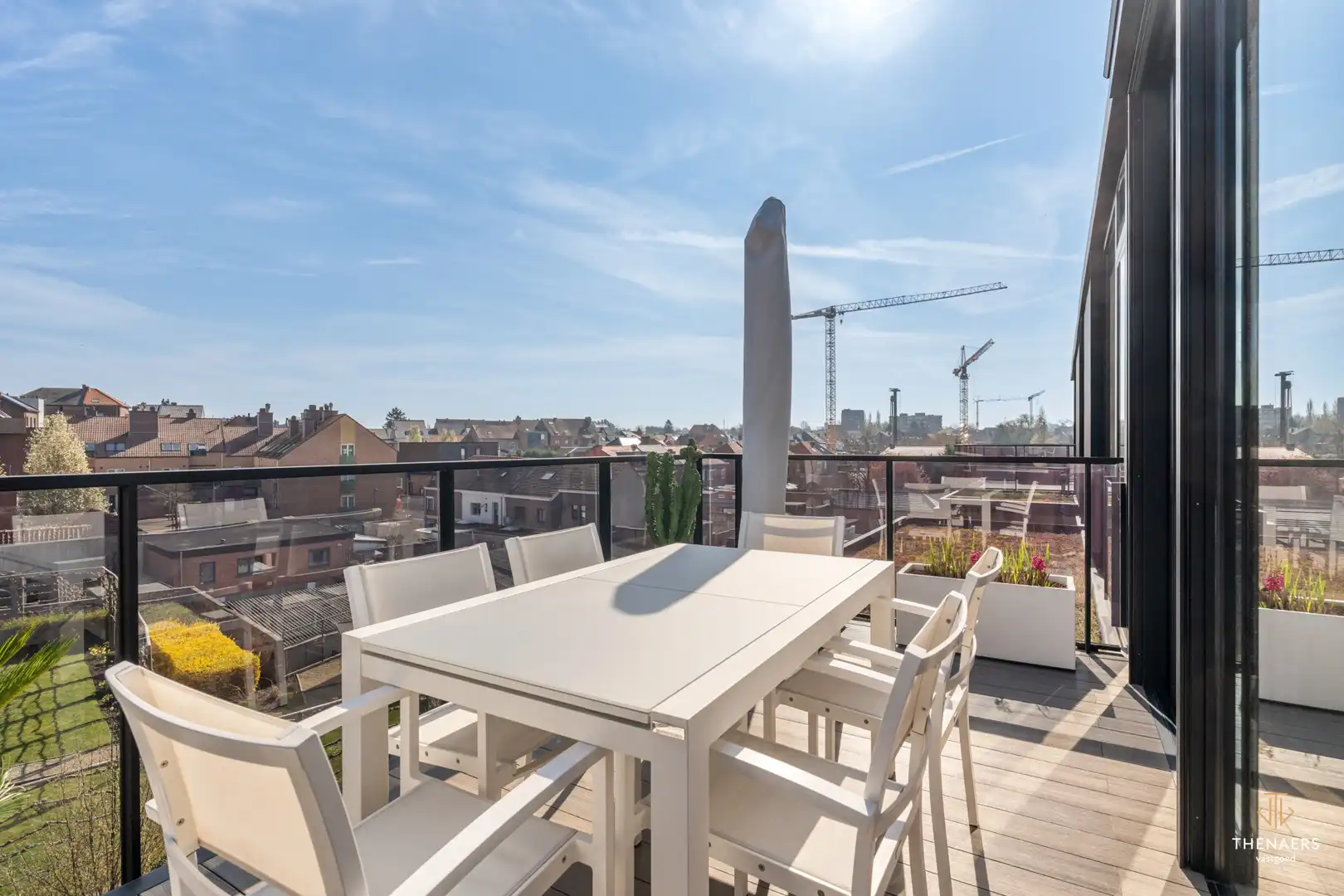 Exclusief penthouse met 2 ruime terrassen en privatieve lifttoegang. foto 9