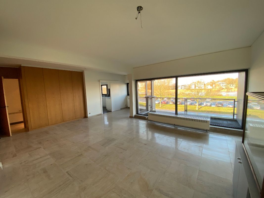 Ruim appartement met 2 slaapkamers, centraal gelegen. foto 5