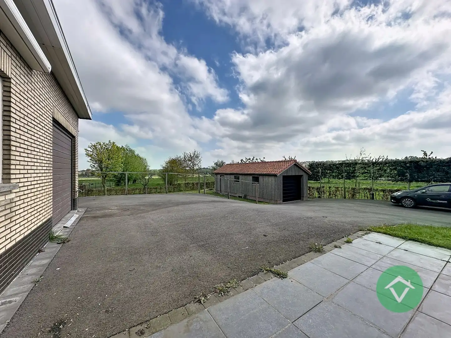 Statige bungalow op 1.811m² met landelijk zicht, drie slaapkamers en twee garages te Ichtegem foto 26