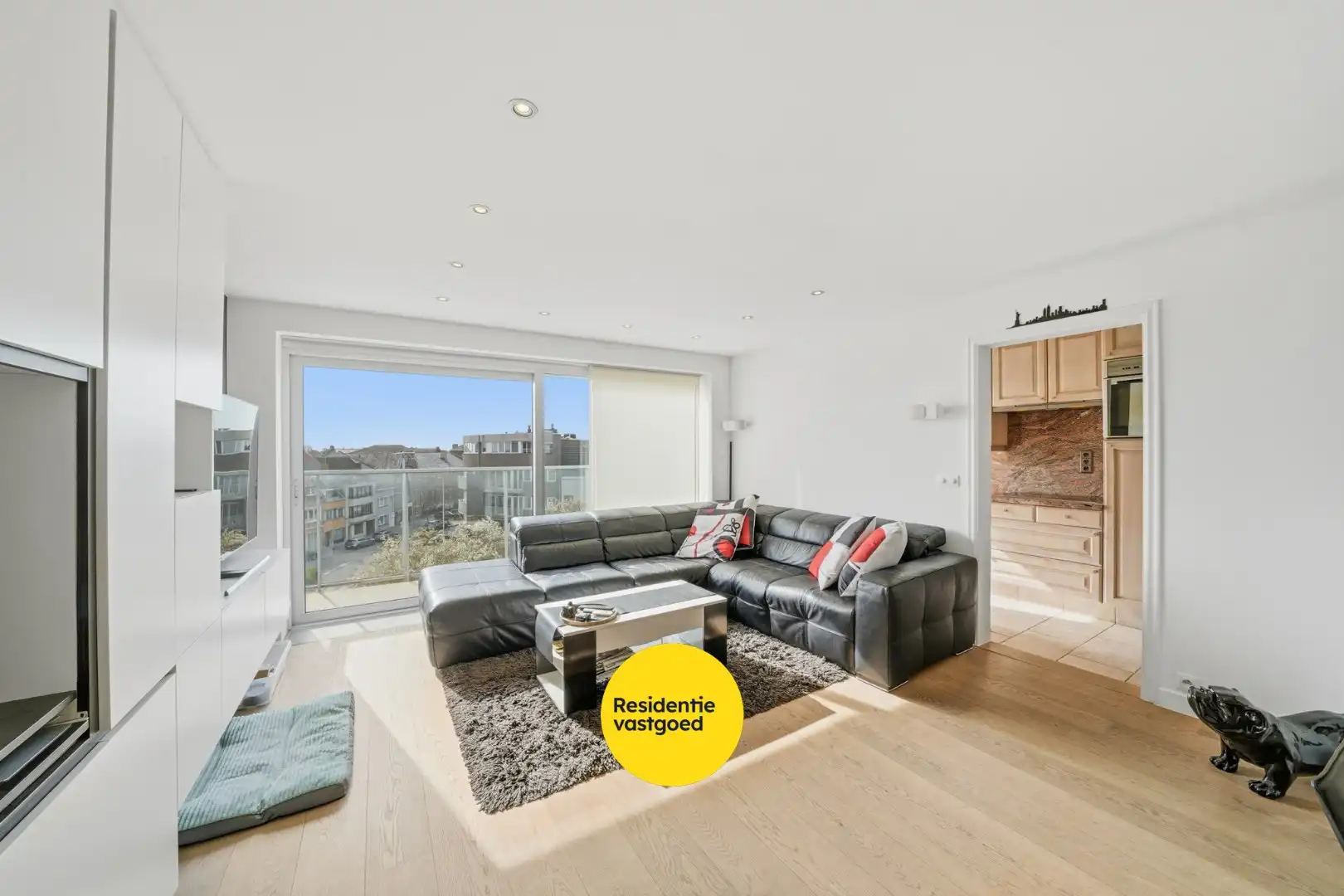 Ruim appartement met 3 slaapkamers, 2 terrassen, garage en staanplaats in Oostende foto 3