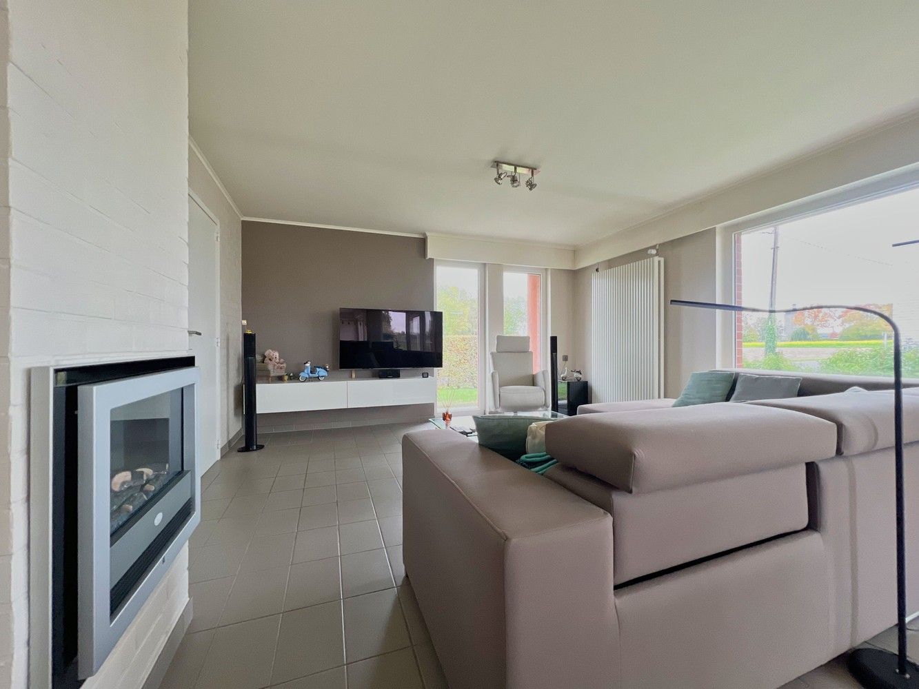 Heel ruime gezinswoning (350m²)+prachtige tuin (2000m²)! foto 4