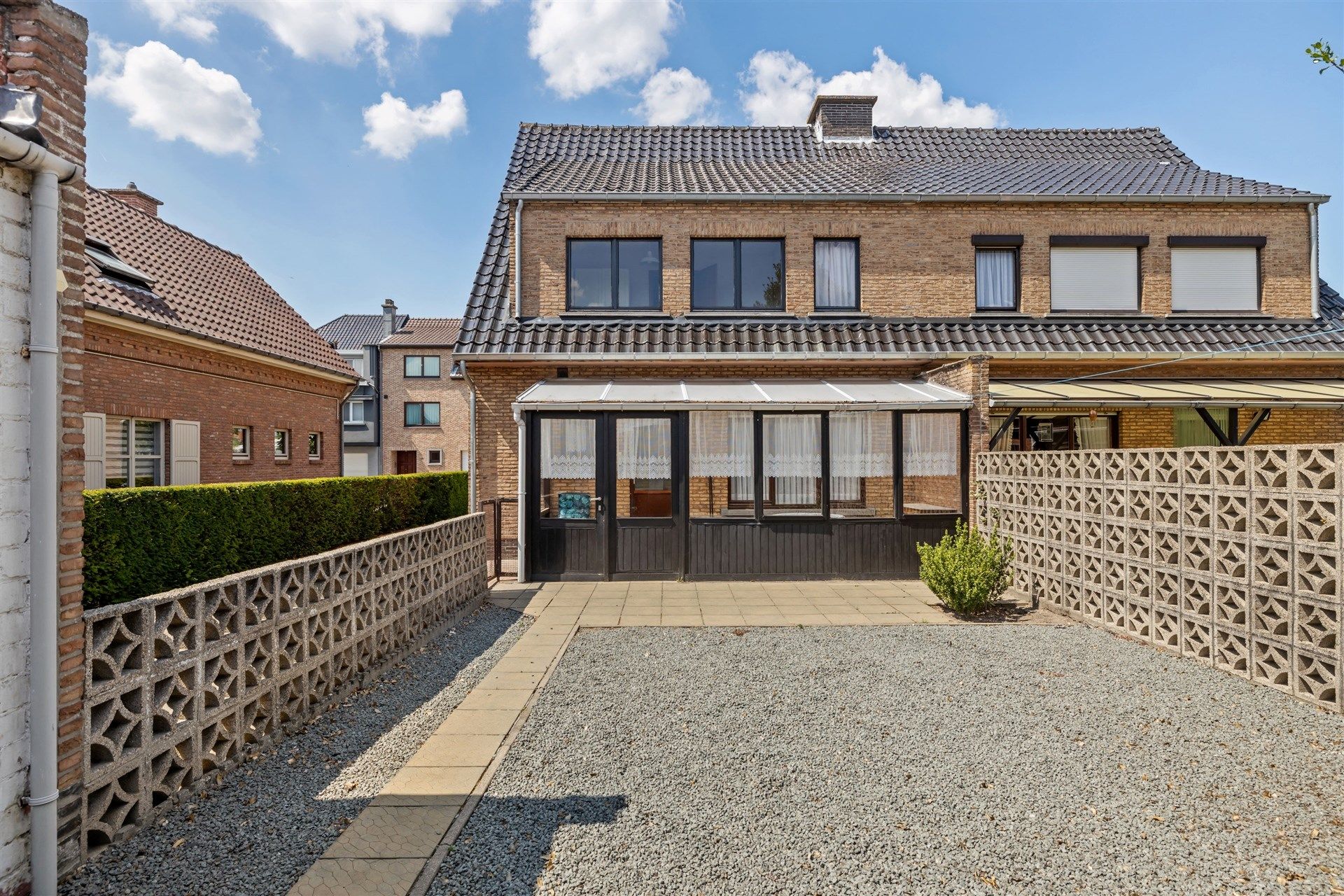 Uitstekend gelegen gezinswoning met losstaande garage en 3 slaapkamers (300m²) foto 18