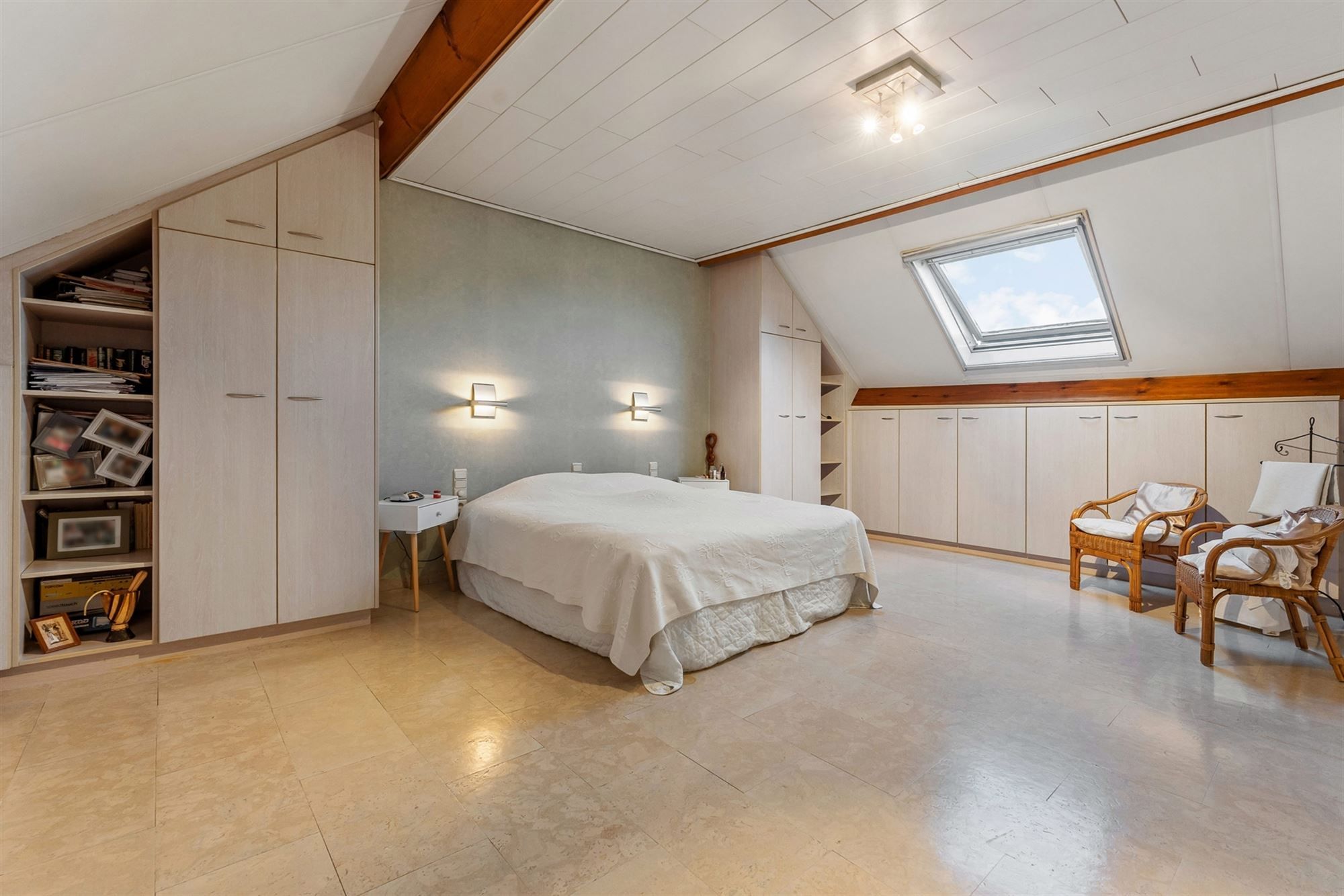 PERFECT ONDERHOUDEN WONING MET 4 SLAAPKAMERS OP CENTRALE LIGGING IN STAL (BERINGEN) foto 17