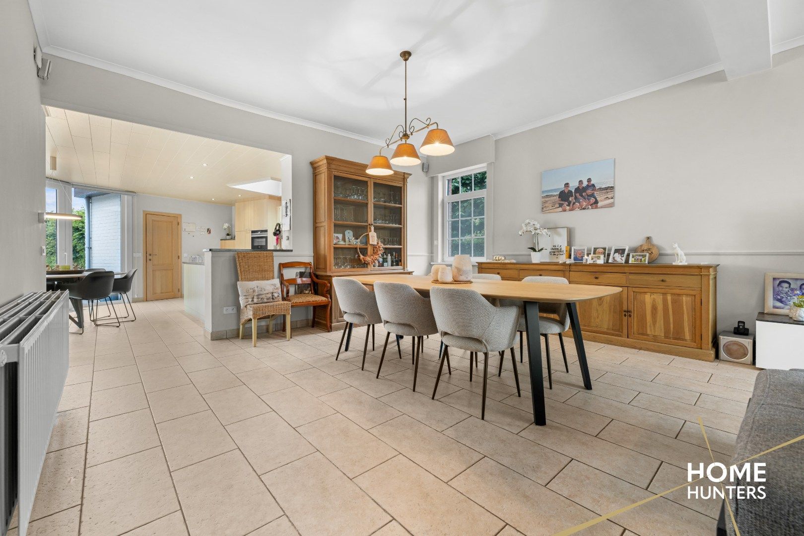 Ruime woning met 4 slaapkamers, een ruime zonnige tuin met verwarmd zwembad foto 12