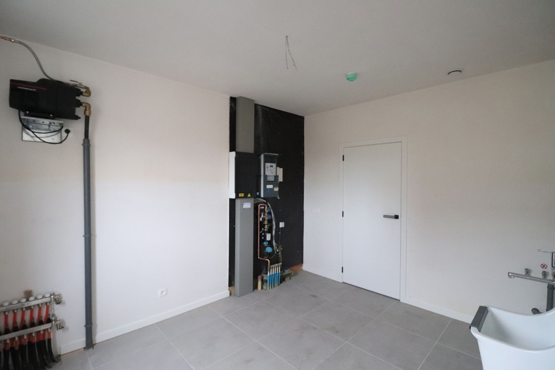 Ruime gezinswoning (ca 245 m²) met 4 slaapkamers op perceel van ca. 303 m². foto 9