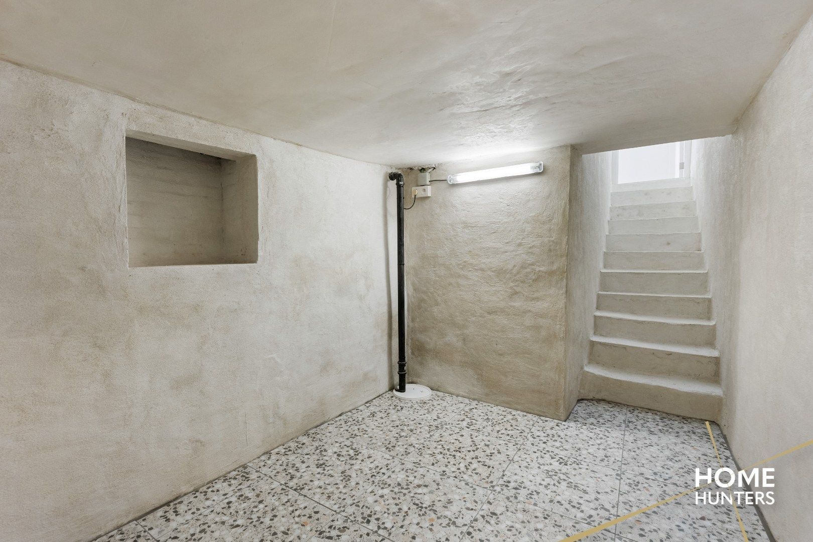 Volledig gerenoveerde woning (anno 2025) met 3 ruime slaapkamers, ruime garage + tuin te Ieper foto 17