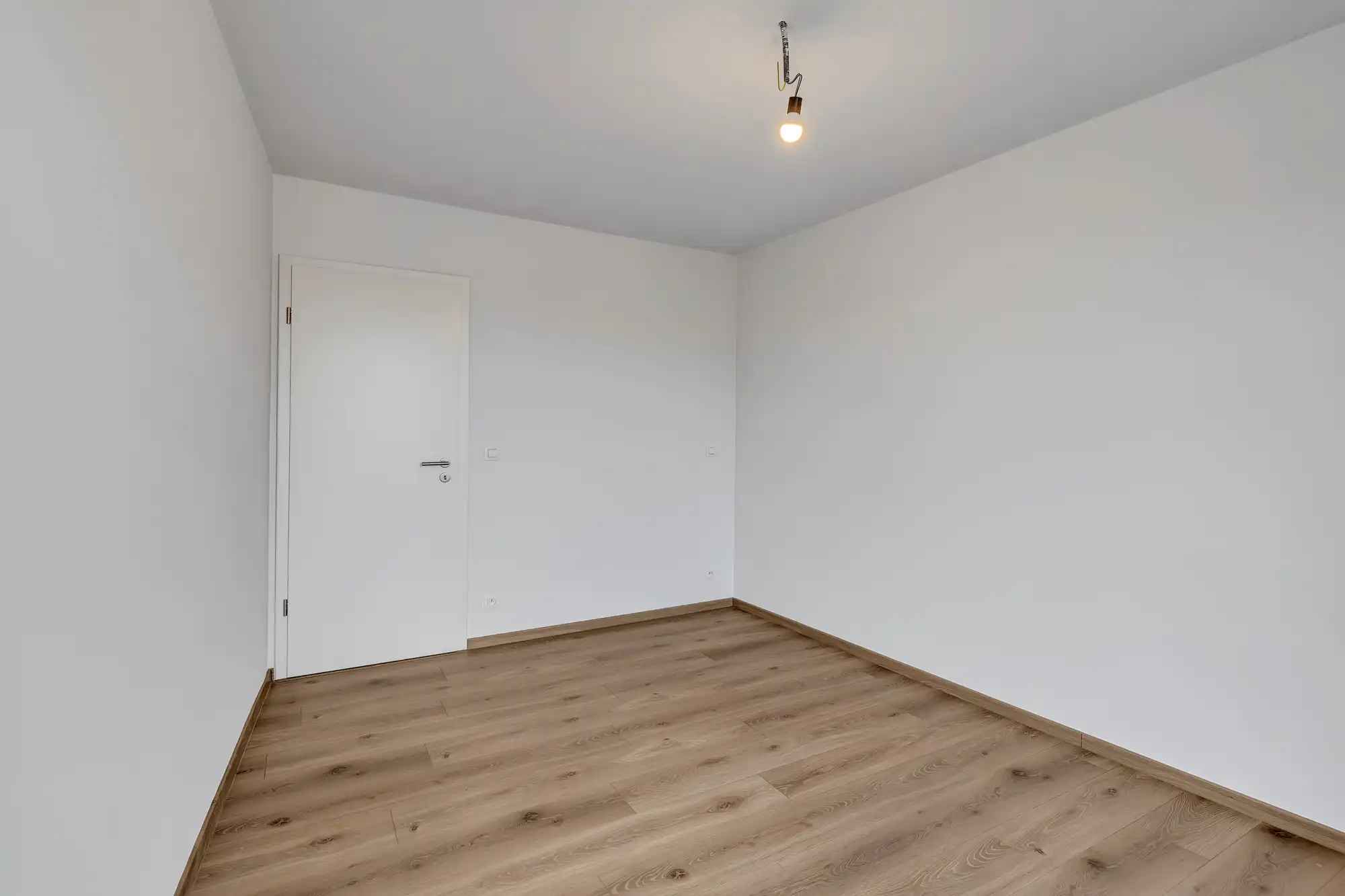 Volledig afgewerkte nieuwbouwwoning met 5 slaapkamers foto 21