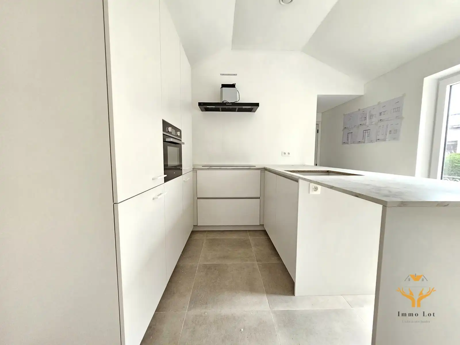 Ruime woning met 3 slaapkamers te huur foto 2