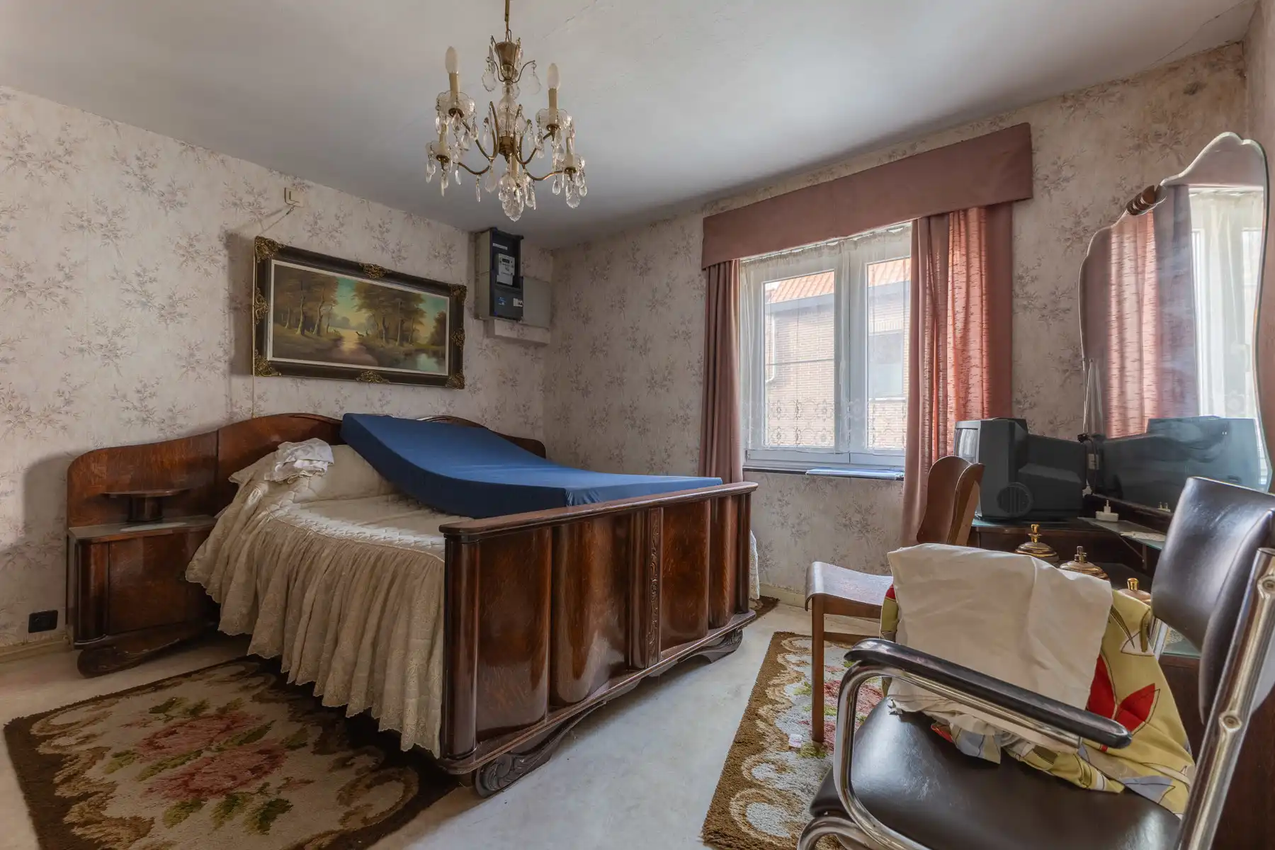 Te renoveren woning met 2 slaapkamers, tuin en garage foto 17