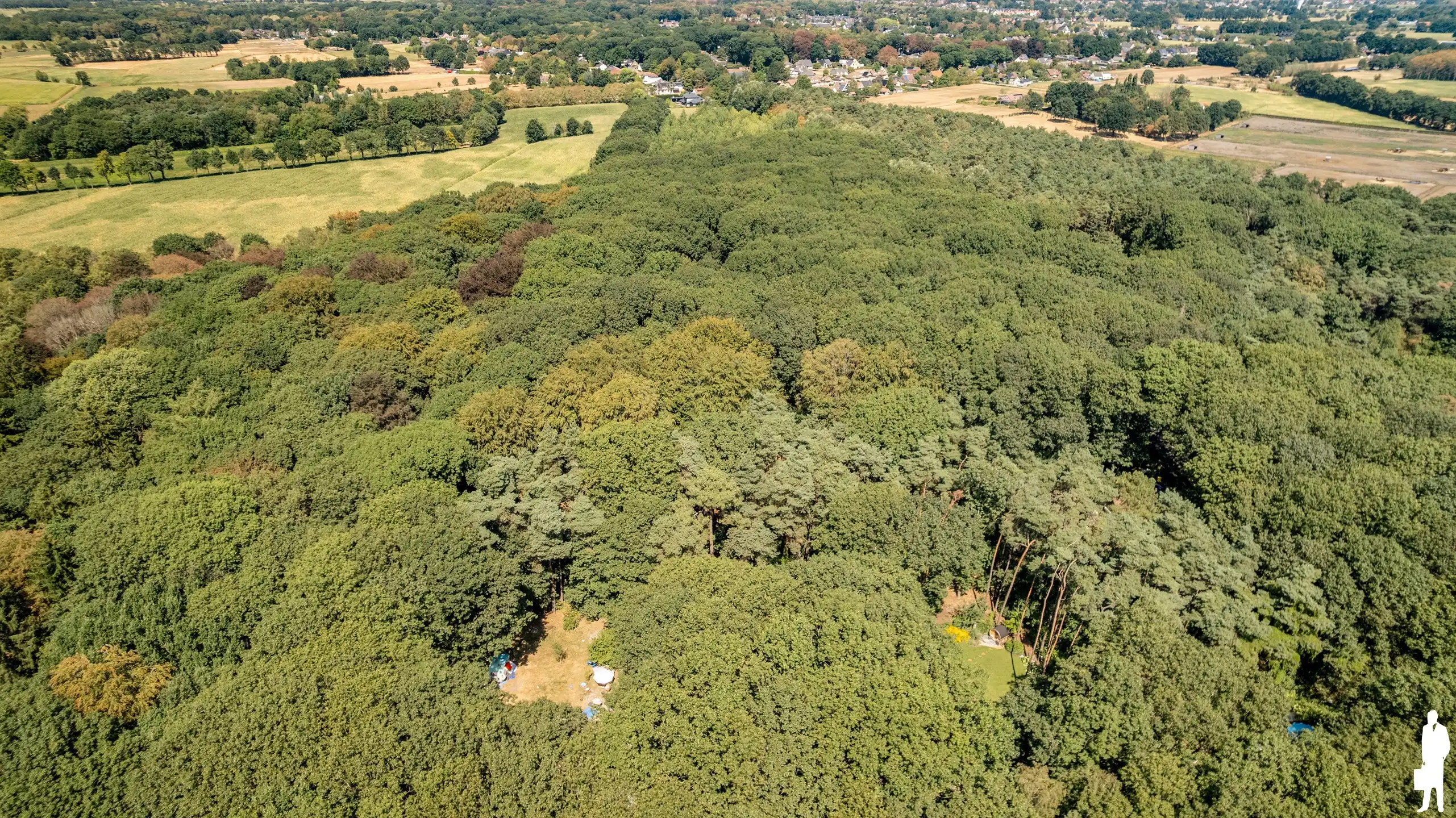 Charmante woning met volledige onderkeldering en achterliggend bos van ca. 31.493 m² foto 50