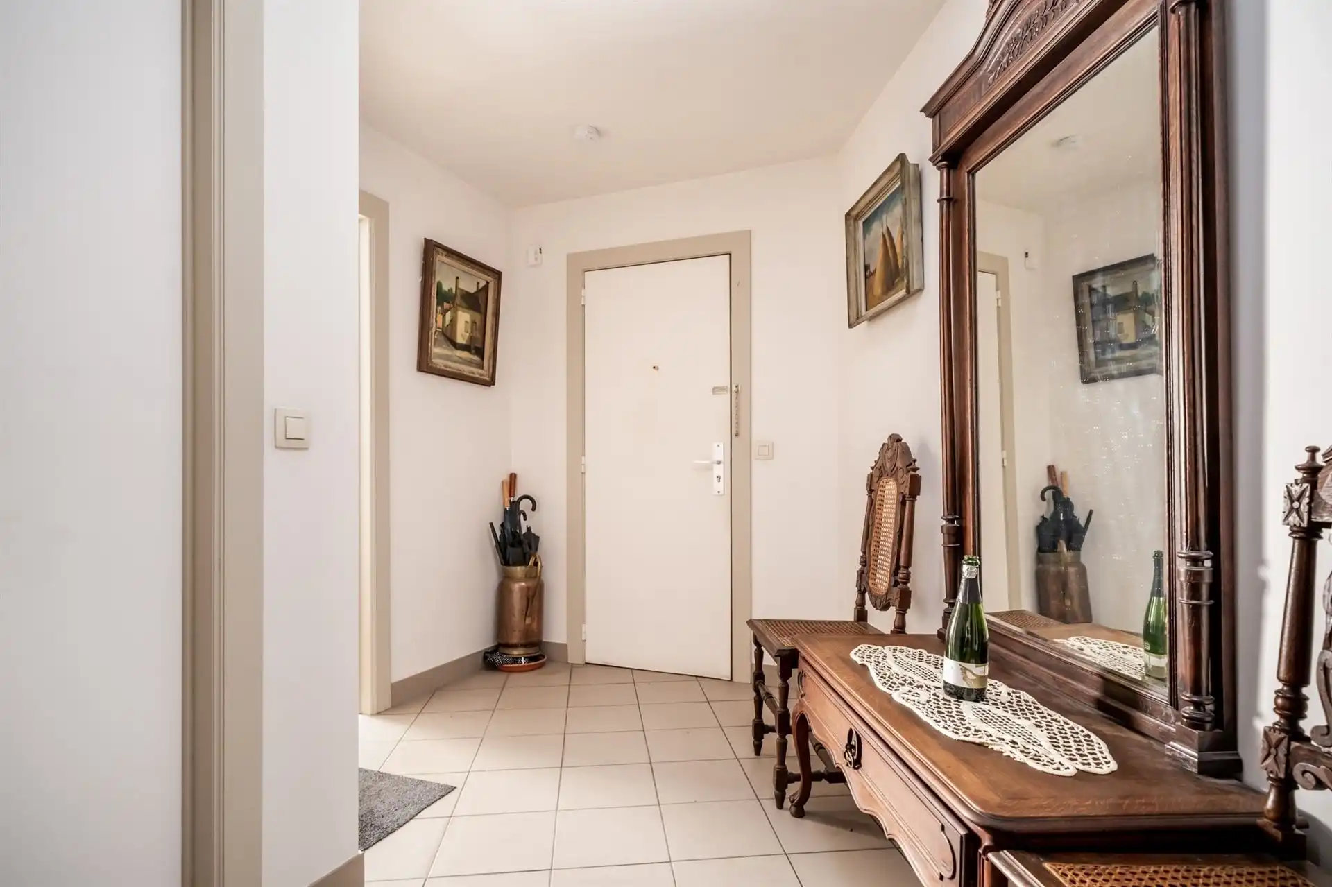 Ruim 2 slpk app. aan centraal station! foto 5