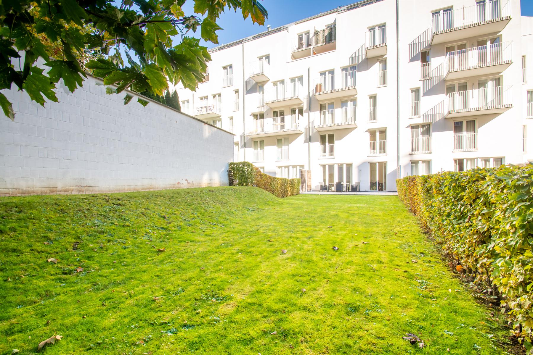 Prachtig Appartement met 3 Kamers + TUIN!!!! foto {{pictureIndex}}