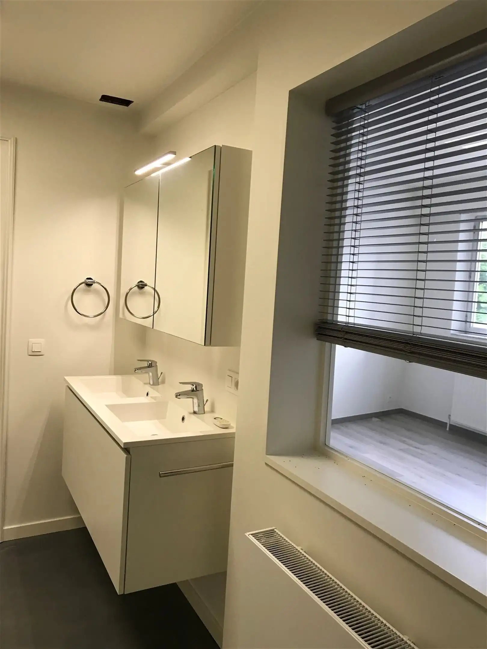 Ruim appartement met uitzicht over de Grote Markt foto 9