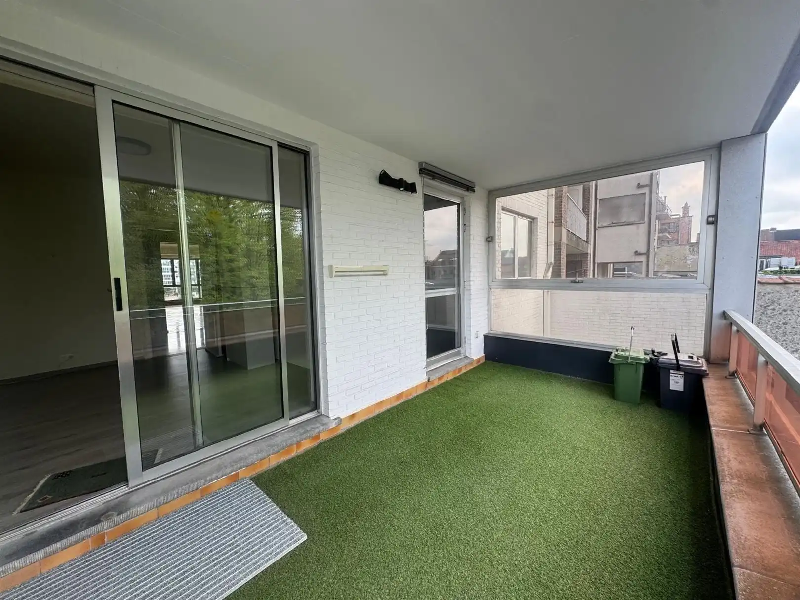 Ruim appartement met uitzicht over de Grote Markt foto 9