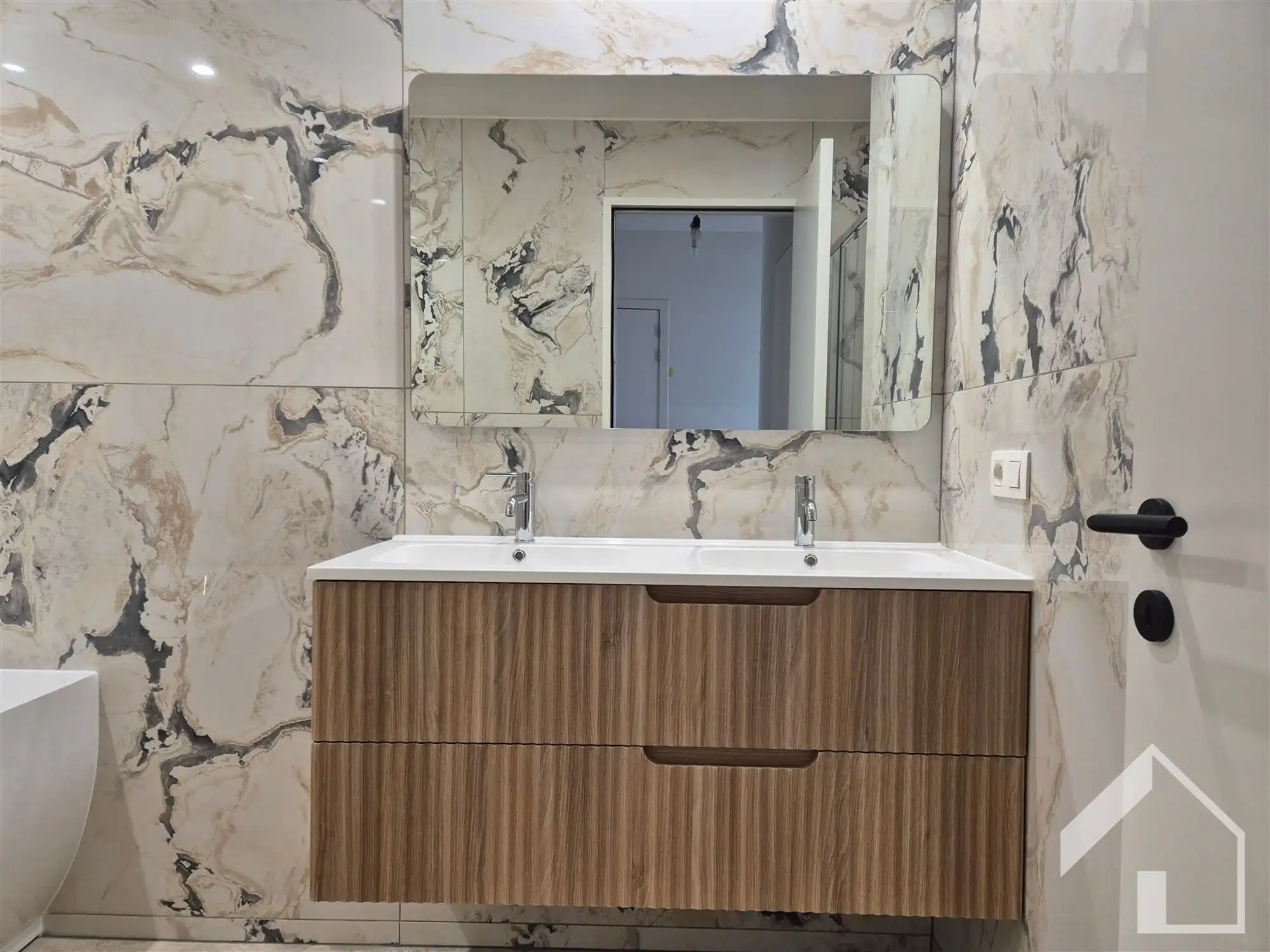 Nieuwbouw appartement op de 3de verdieping met 1 slaapkamer, terras en lift.   foto 11