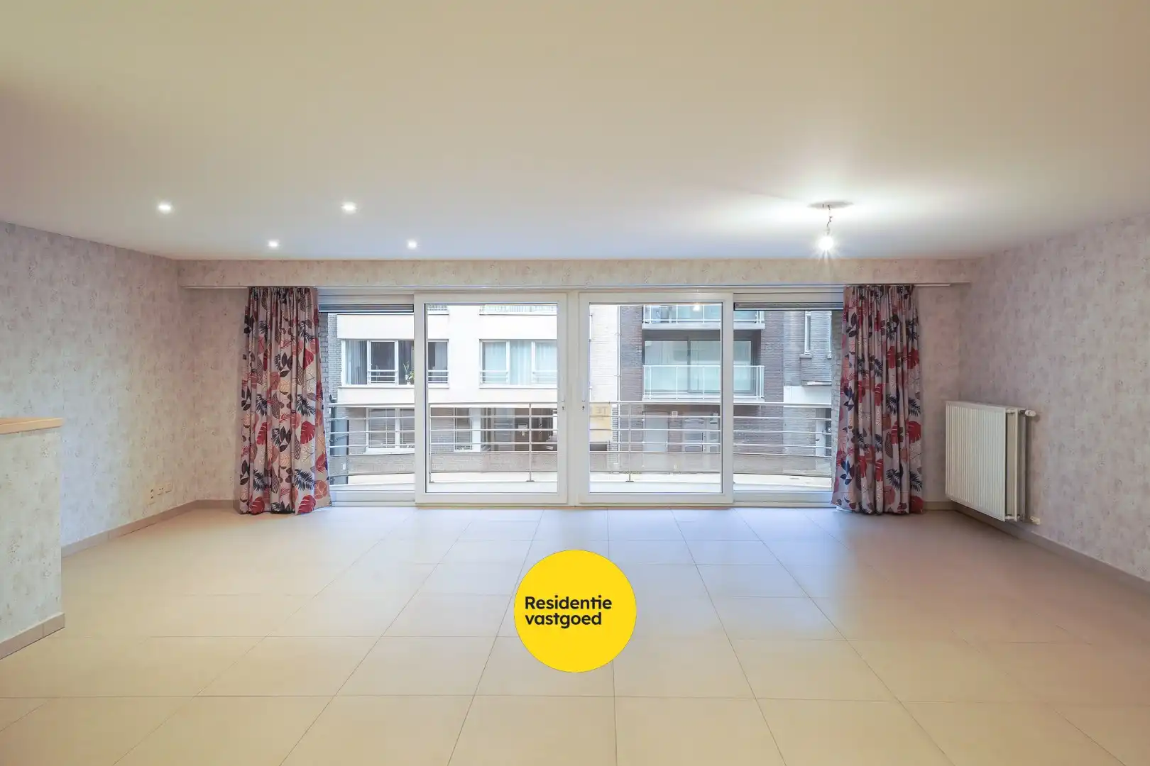 Instapklaar appartement met 2 terrassen te Mariakerke foto 4