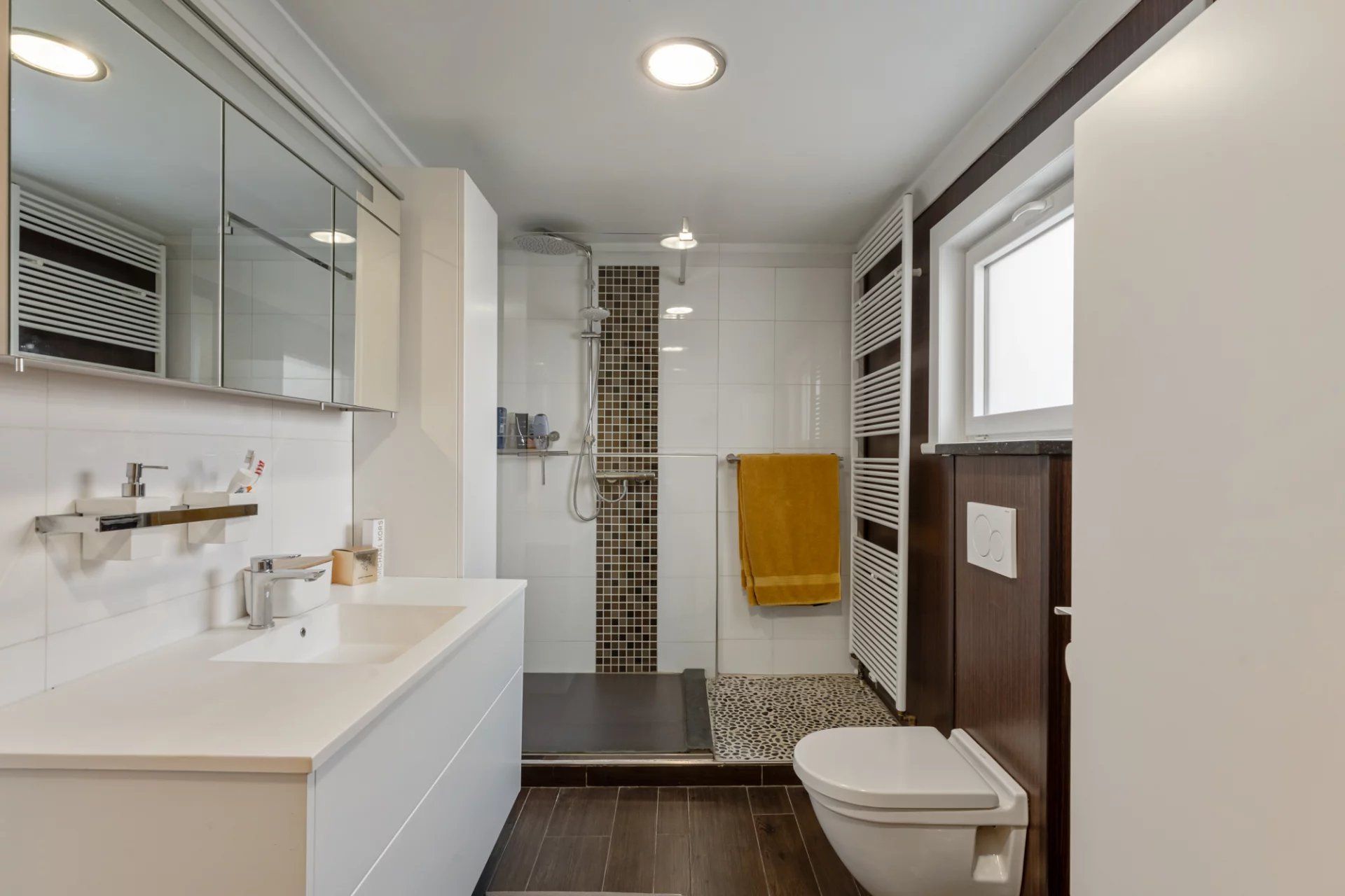 Unieke woning in Stal foto 6