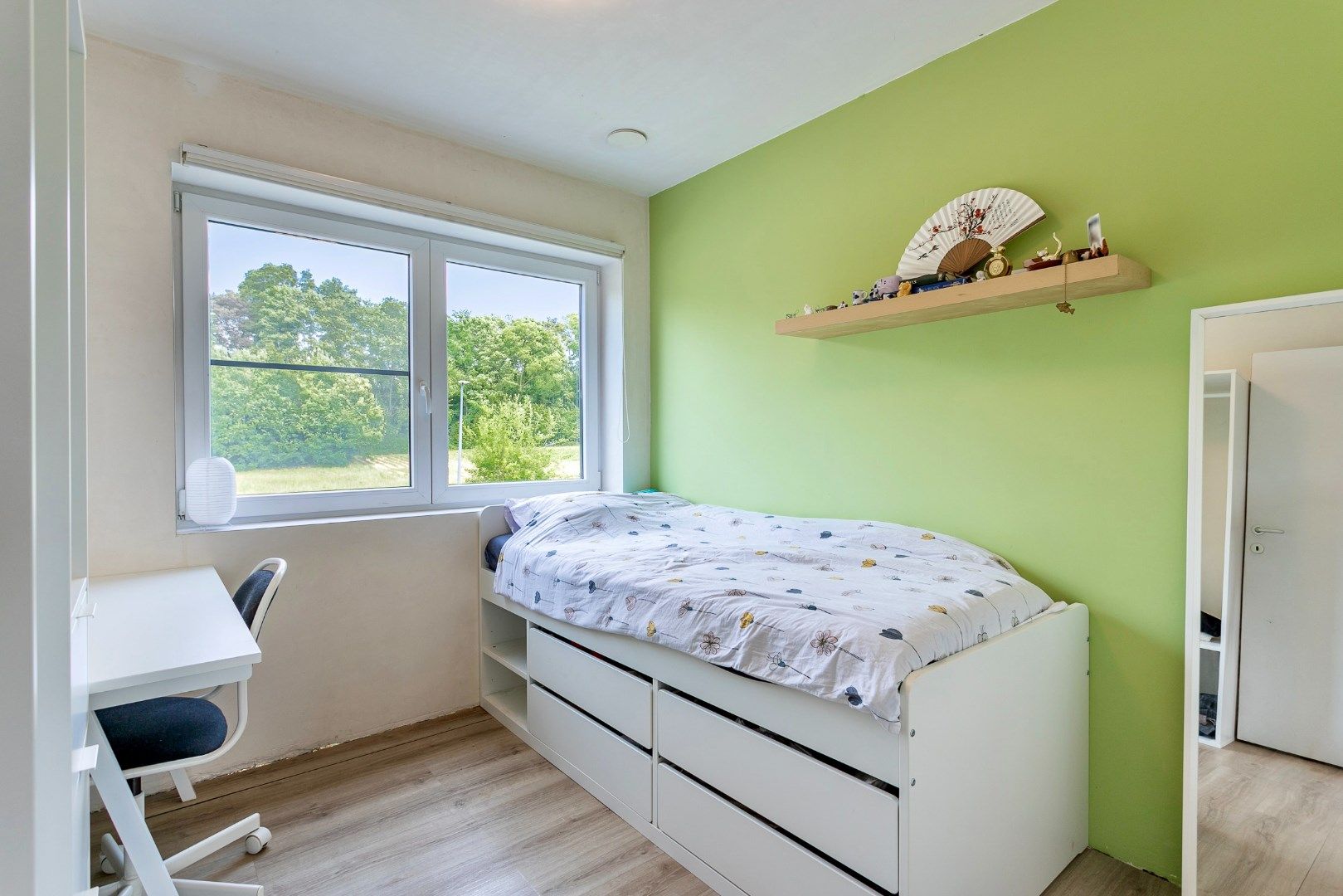 Instapklare woning met 3 slaapkamers, tuin en carport foto 16