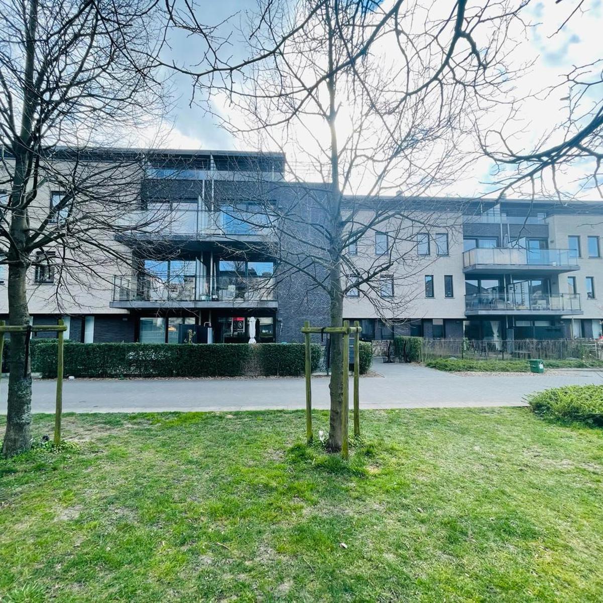 2 slpk appartement met autostaanplaats foto {{pictureIndex}}