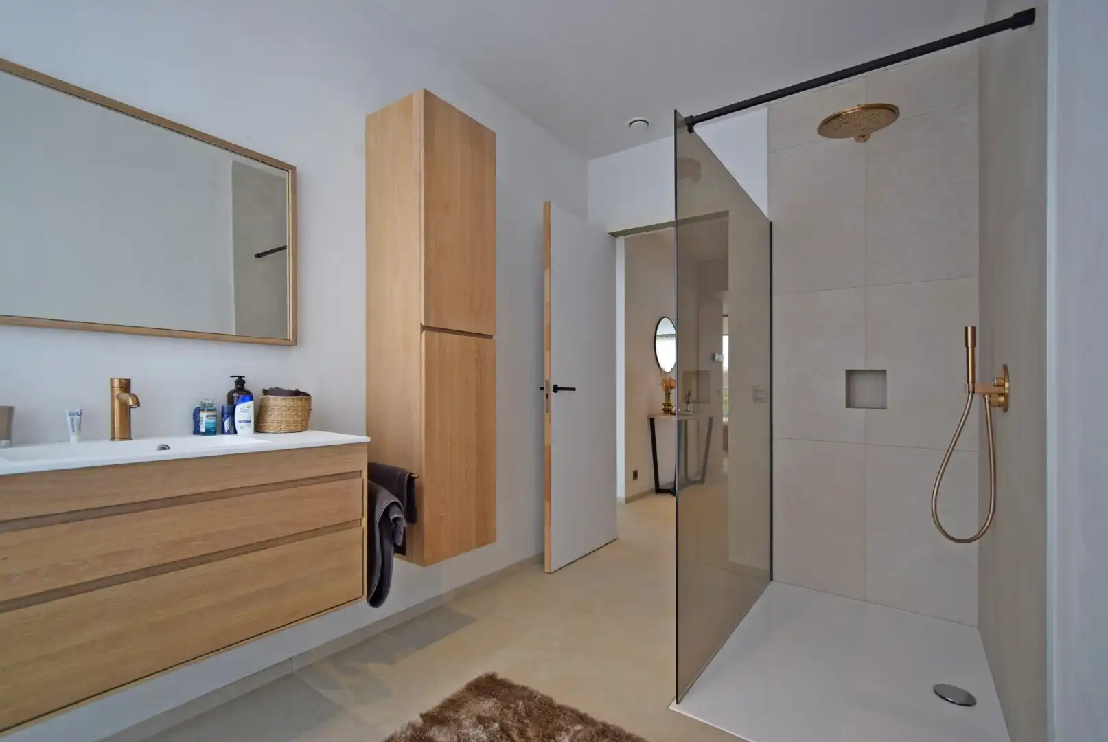 Hoogstaand en eigentijds twee slaapkamer appartement foto 12