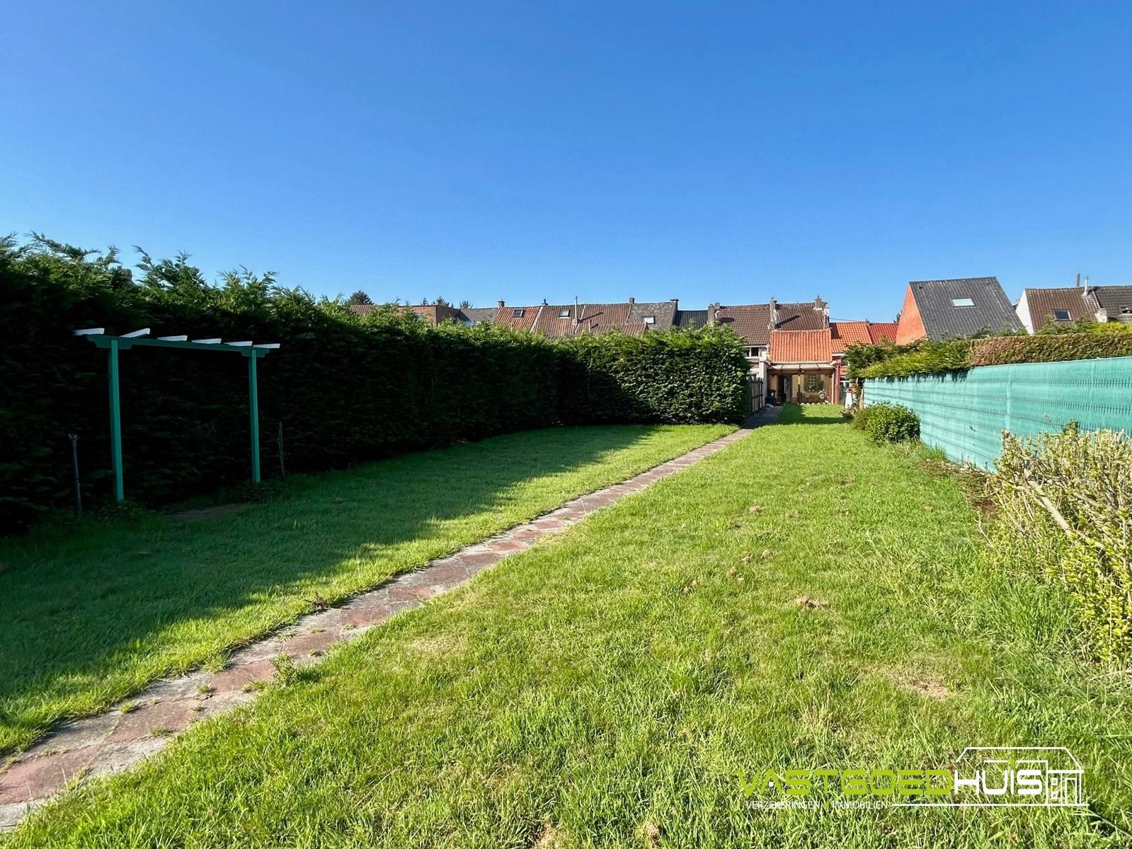 Karaktervolle, halfopen gezinswoning met tuin foto 9