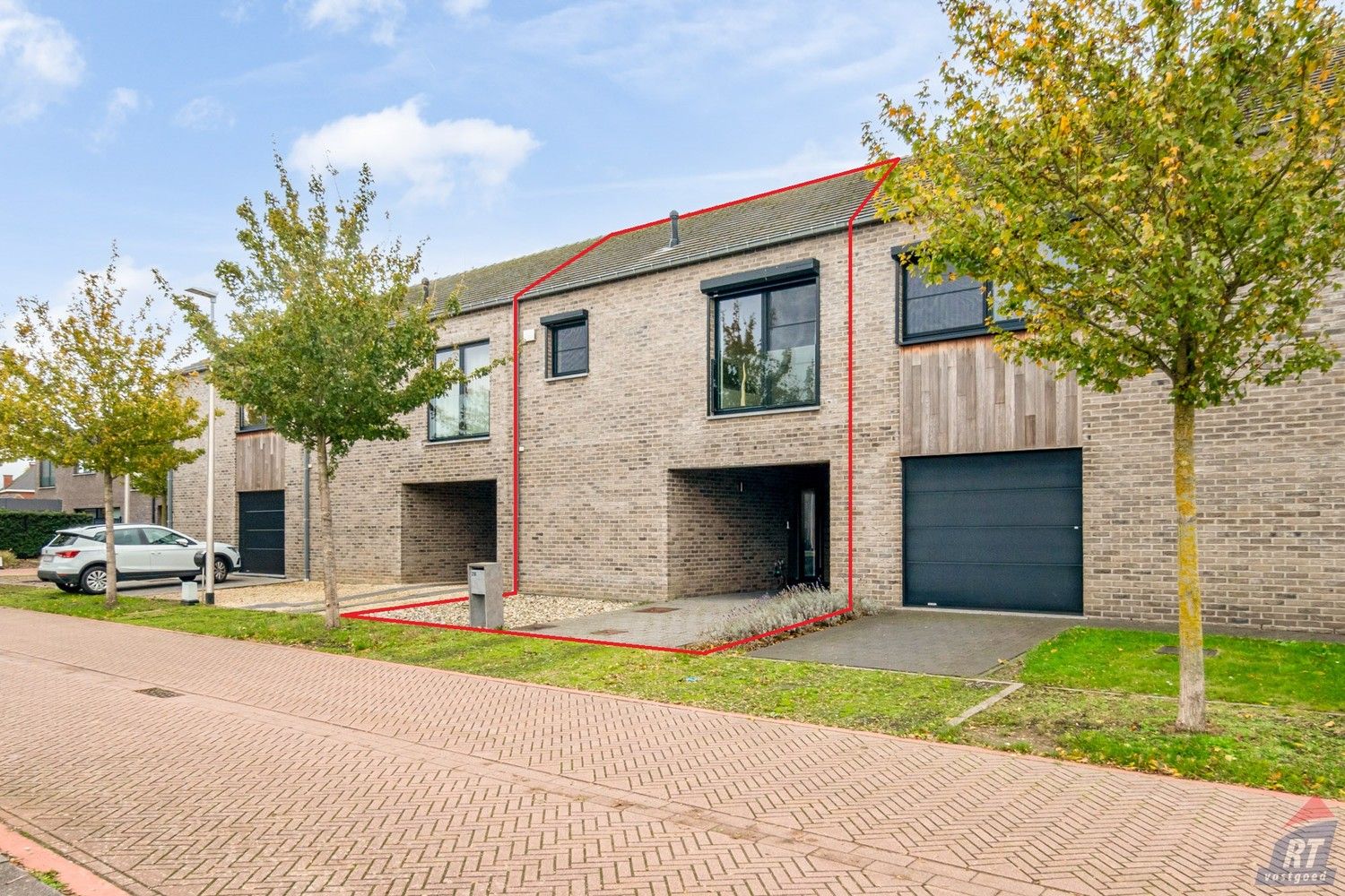 Moderne, energiezuinige woning met 4 slaapkamers en zonnepanelen in Sint-Truiden foto {{pictureIndex}}