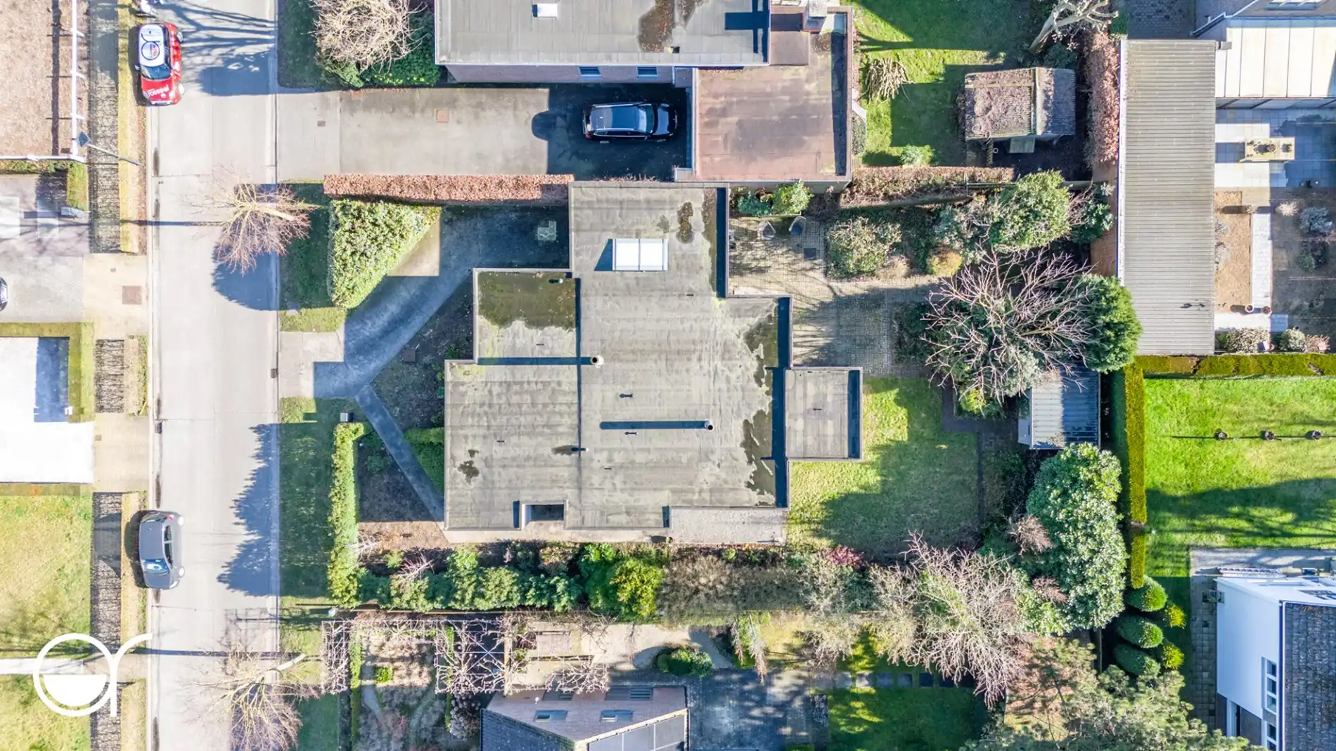 Architectenwoning met 3 slaapkamers  gelegen in een residentiële wijk in Lovendegem. foto 4