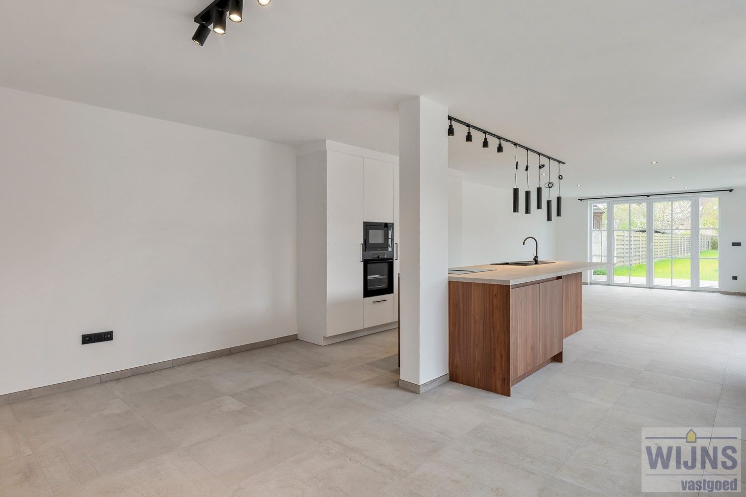 Prachtig gerenoveerde woning met 3 slpkm foto 9