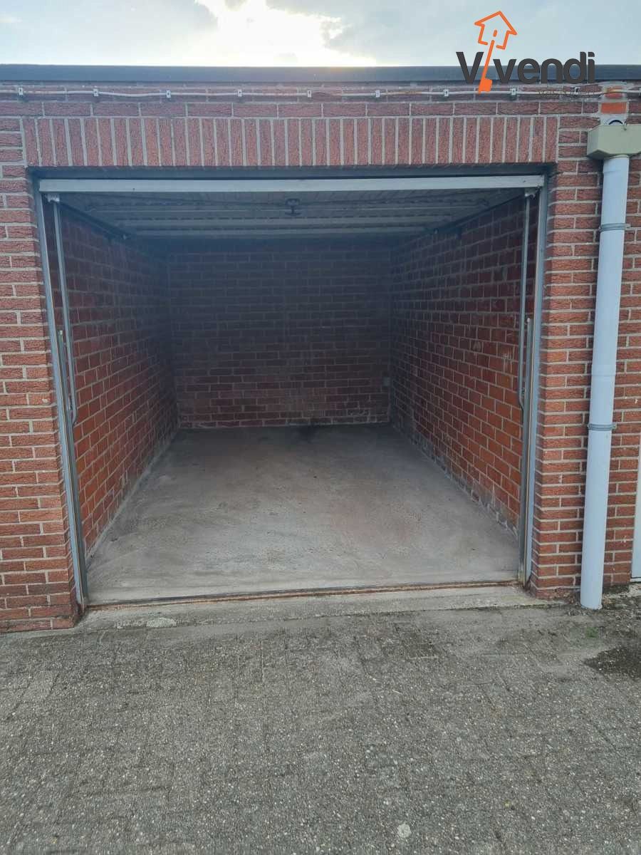 Verschillende garageboxen te huur. foto 3