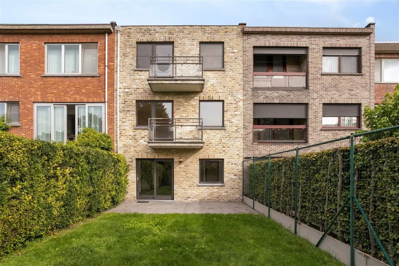 Gunstig gelegen duplex-appartement met inpandige garage en tuin foto 22