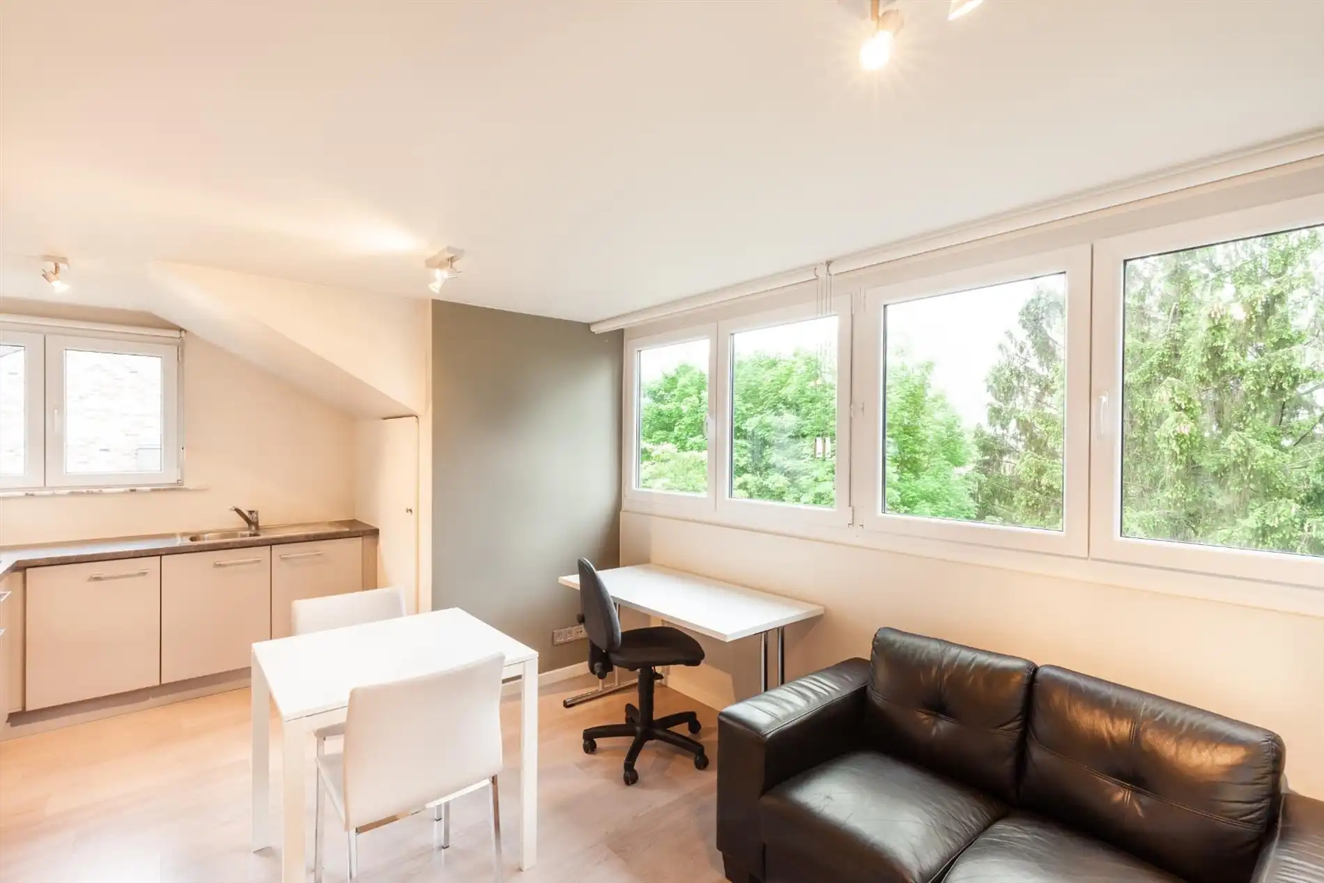 Bemeubelde studio vlakbij Gasthuisberg foto {{pictureIndex}}