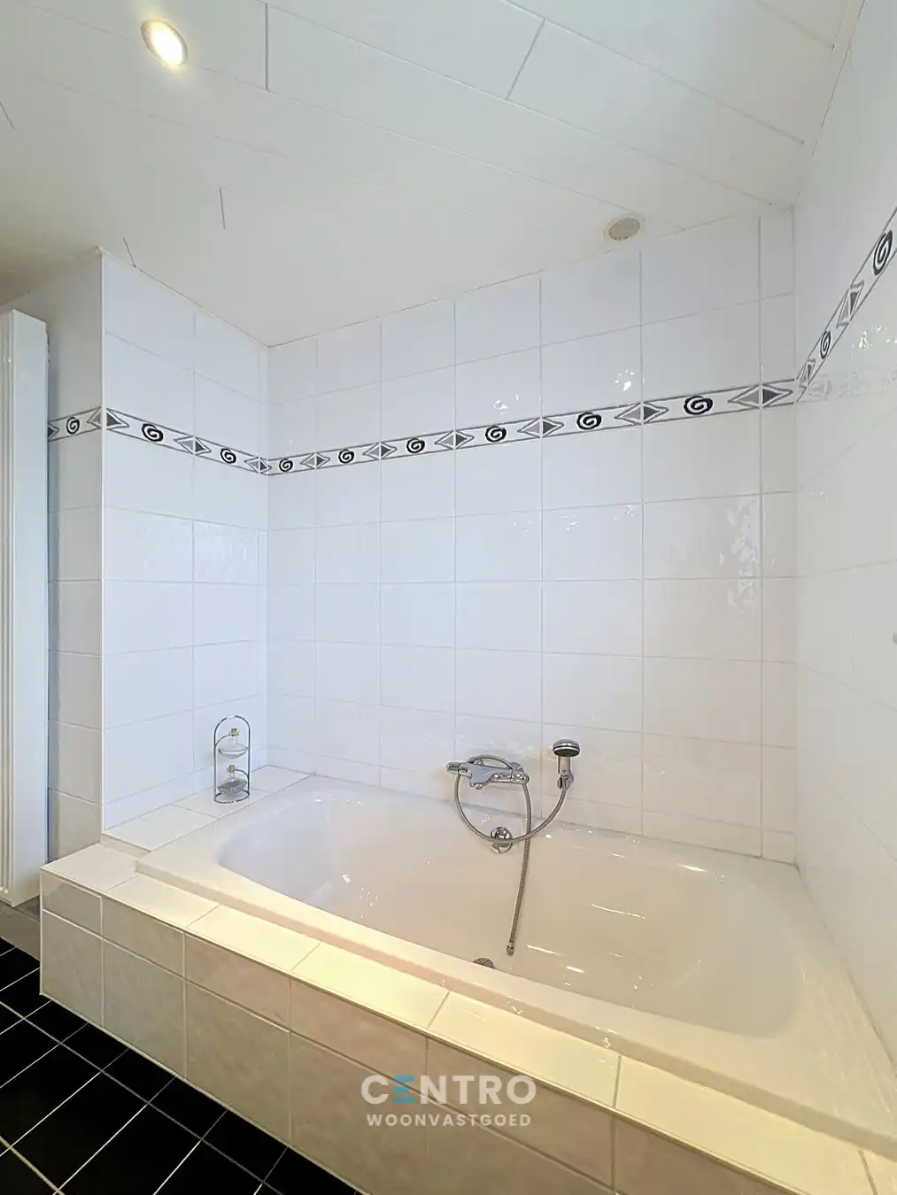 Onmiddellijk instapklare woning met 4 slpks, bureel én ZUIDger. tuin! foto 11