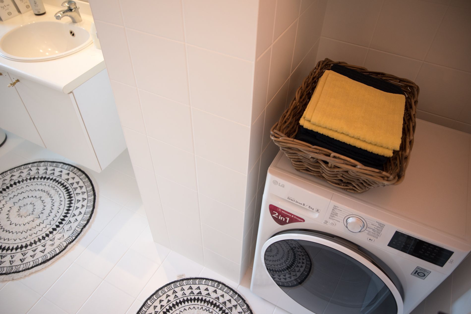 Sfeervol ingericht appartement onder de Onze Lieve Vrouwekathedraal foto 10