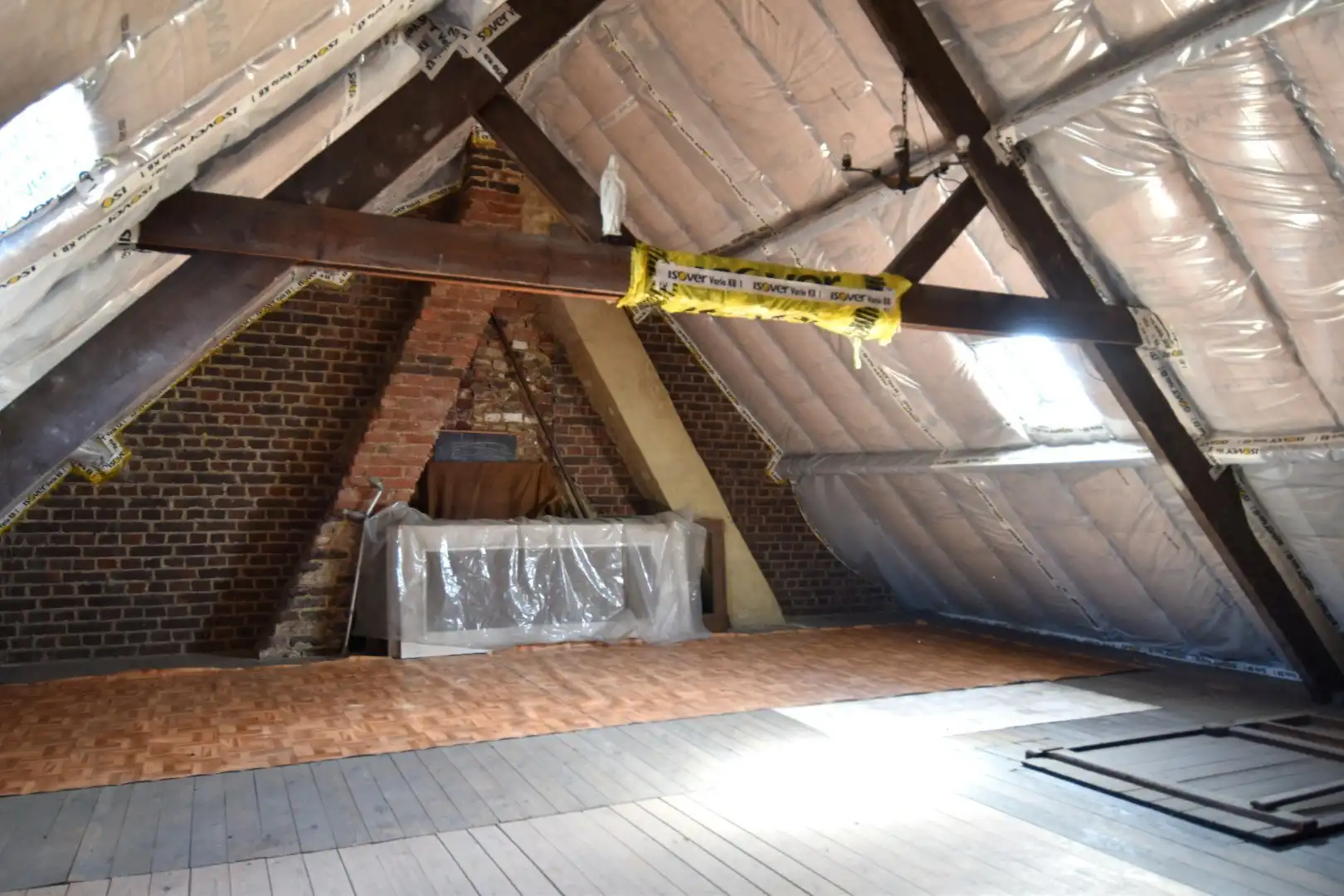 Charmante gezinswoning met 4 slaapkamers, tuin én garage te Bissegem foto 12