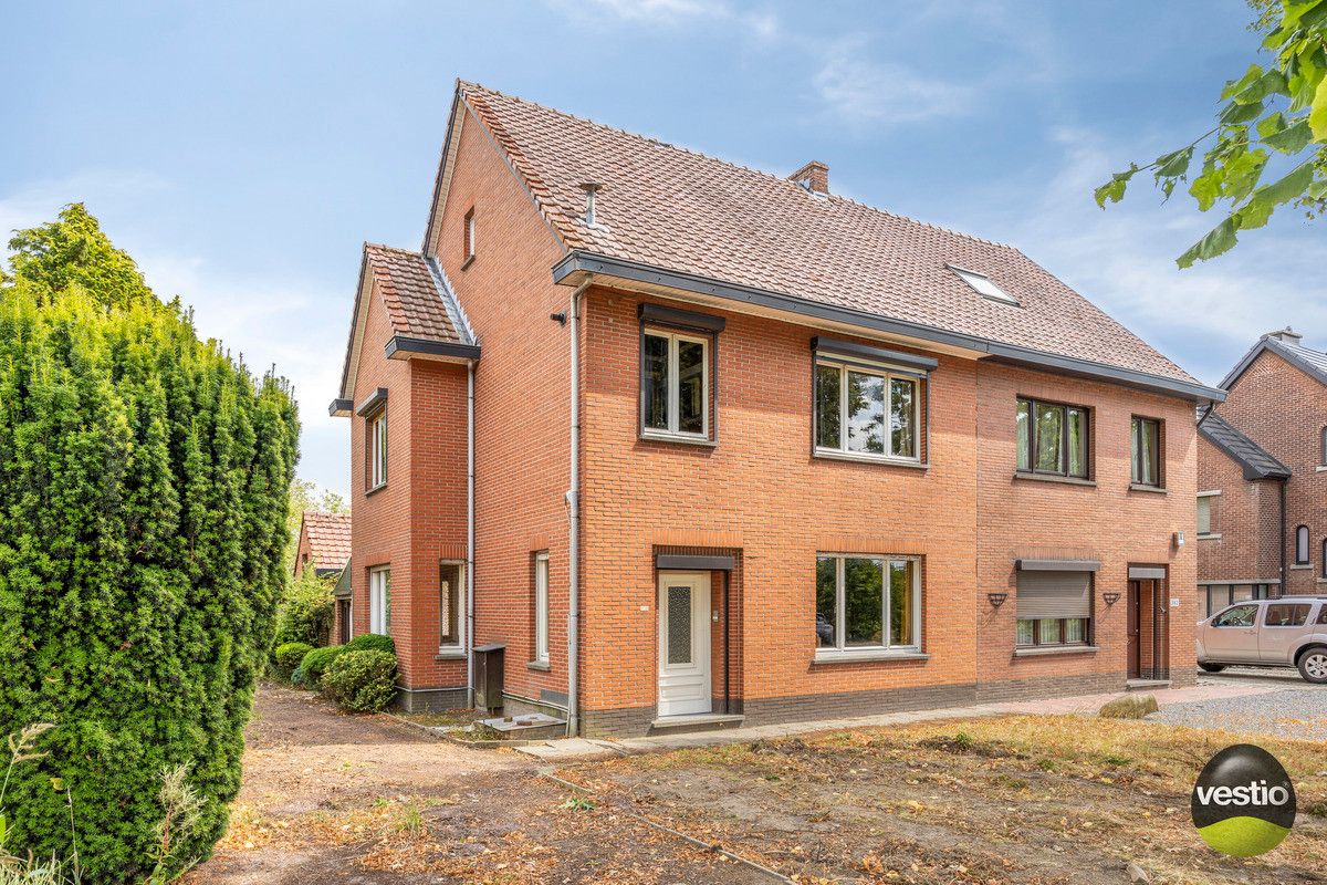 OP TE FRISSEN HALF VRIJSTAANDE WONING OP 7A87CA STADSRAND HASSELT. foto 32