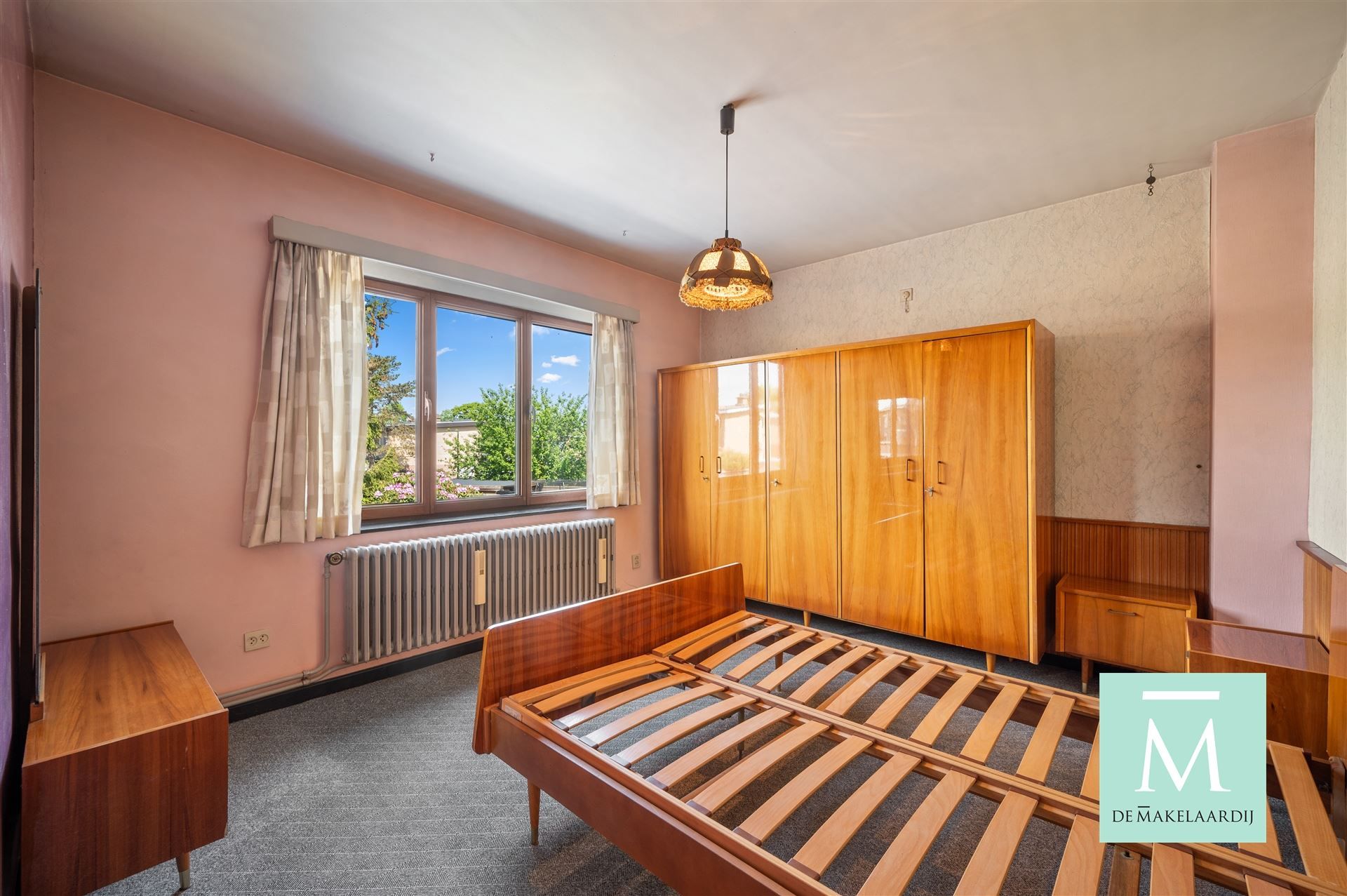 Op te frissen woning met achteruitweg, 3 slaapkamers en tuin op toplocatie! foto 8