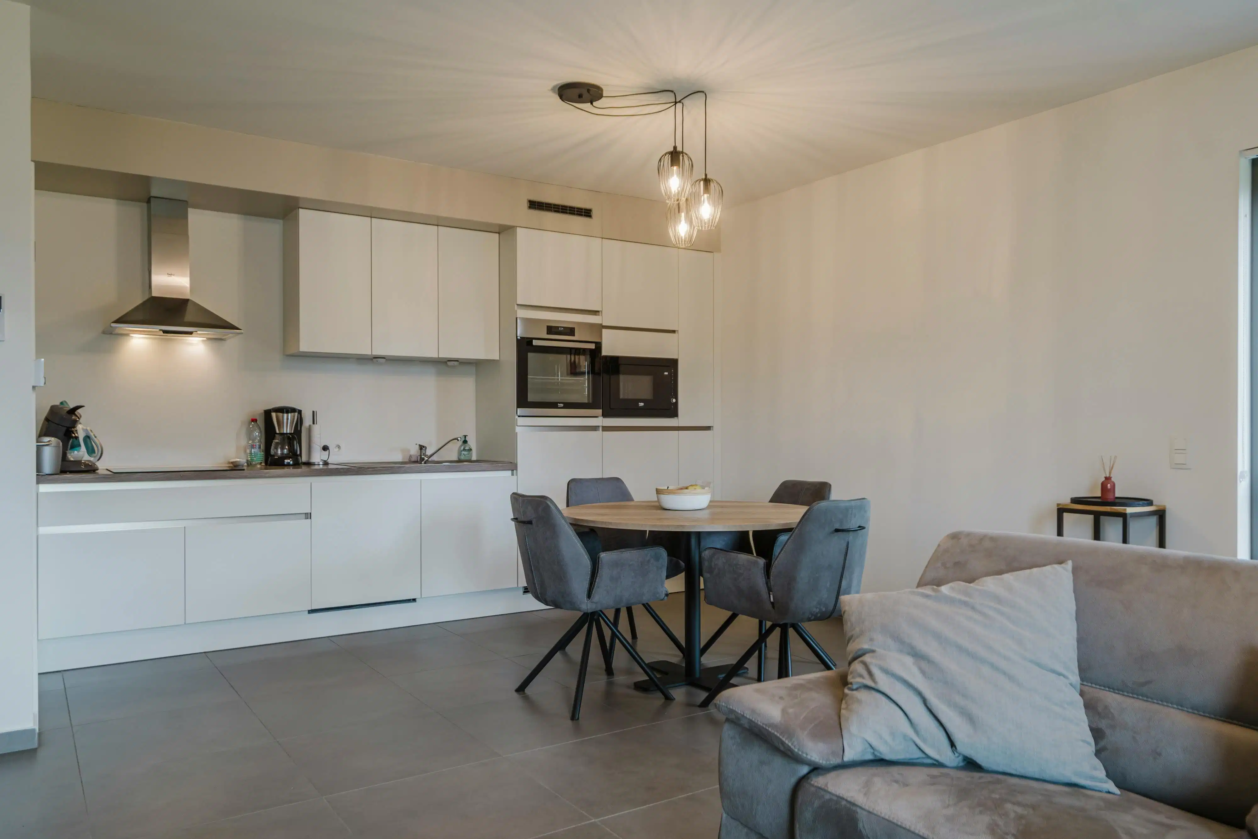 Instapklaar appartement met tuin en staanplaatsen in Heule! foto 4