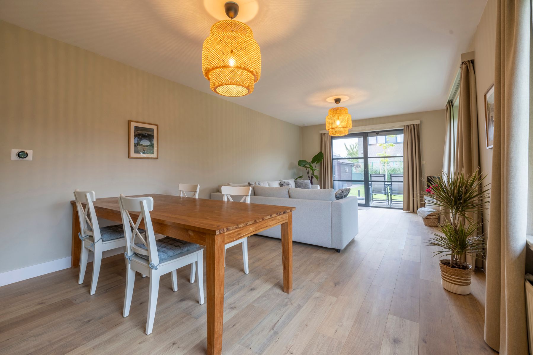 Bungalow met 3 slaapkamers, garage en tuin te koop! foto 9