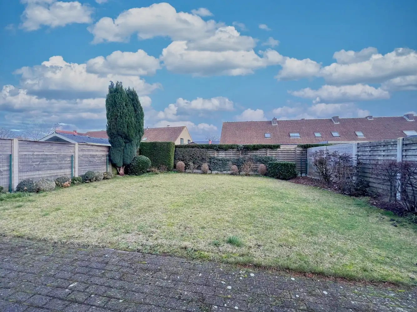 Instapklare gezinswoning met 3 slpks. + zonnige tuin foto 12