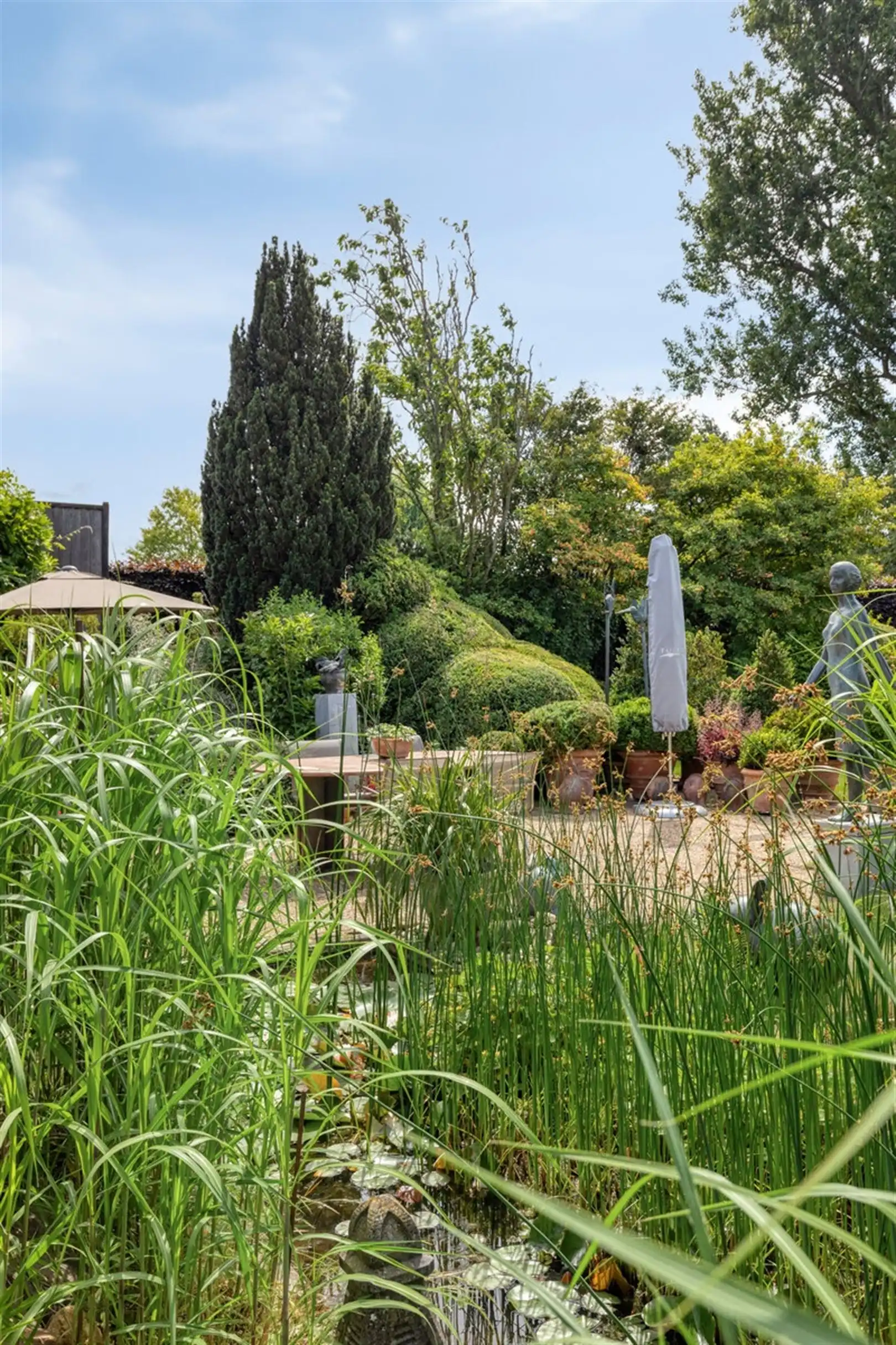 Goed onderhouden villa met prachtige tuin en adembenemende verzichten. foto 32