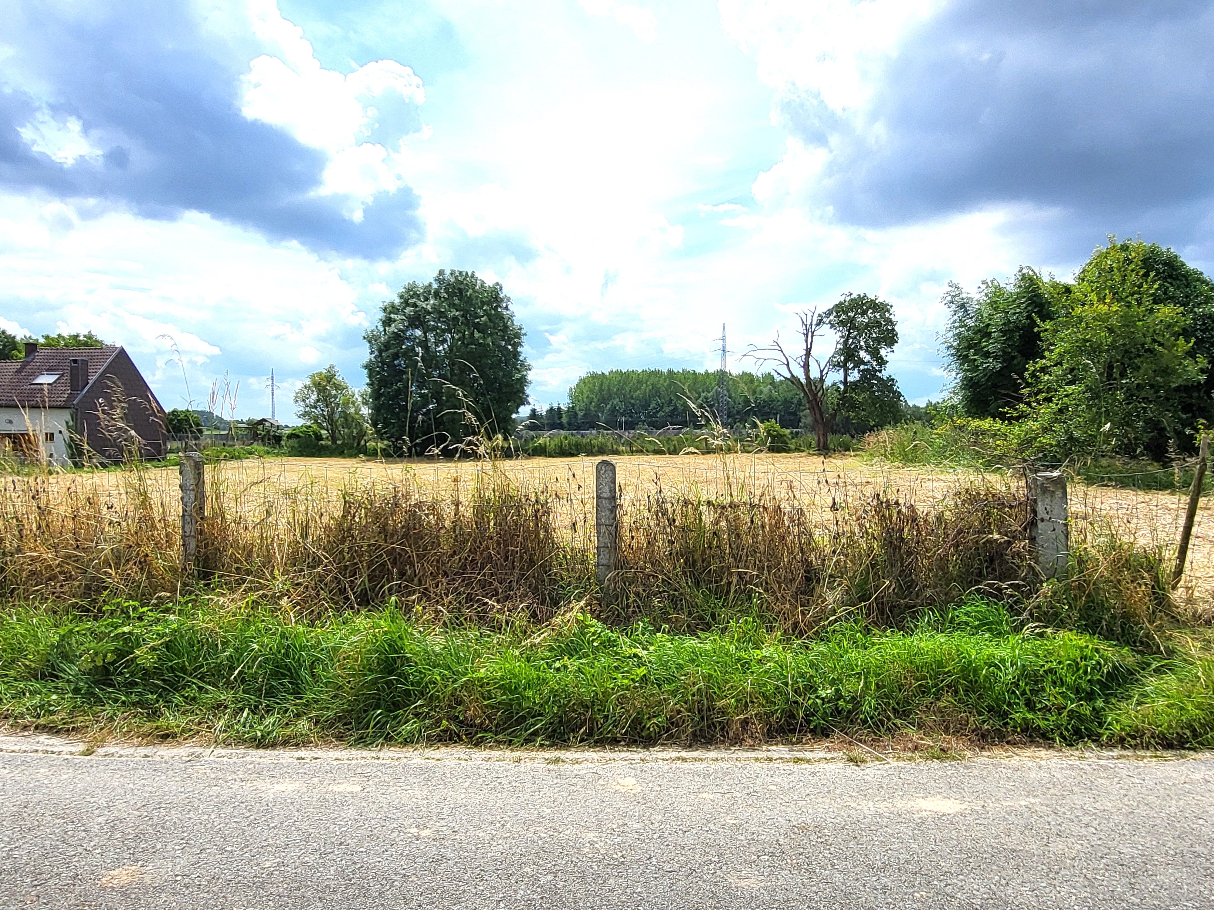 Prachtig stuk bouwgrond voor het bouwen van een open bebouwing! foto 3