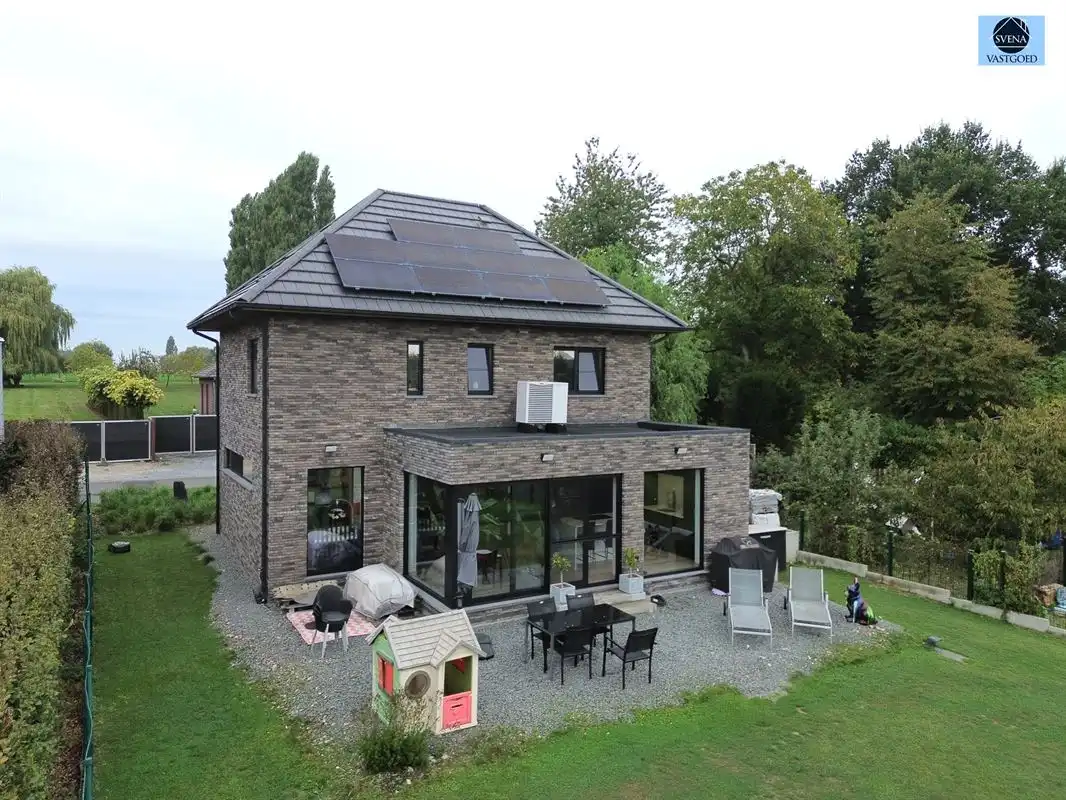 LUXUEUZE RECENTE WONING MET 3 SLAAPKAMERS, GARAGE EN TUIN foto 24