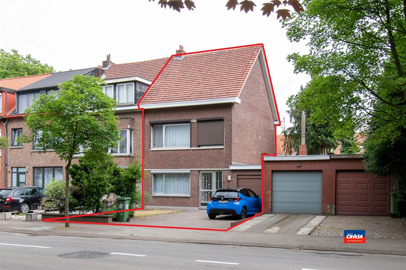 Hoofdfoto van de publicatie: Woonhuis met garage en tuin 