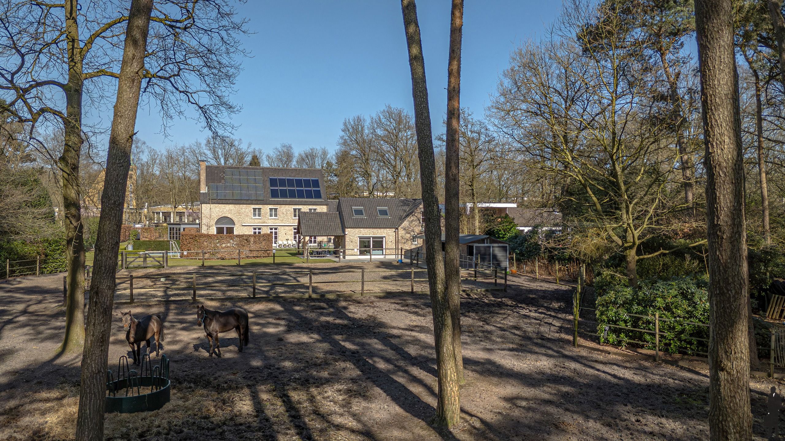 Topvilla met paardenaccomodatie, infinity-pool en 2e woning! foto 63