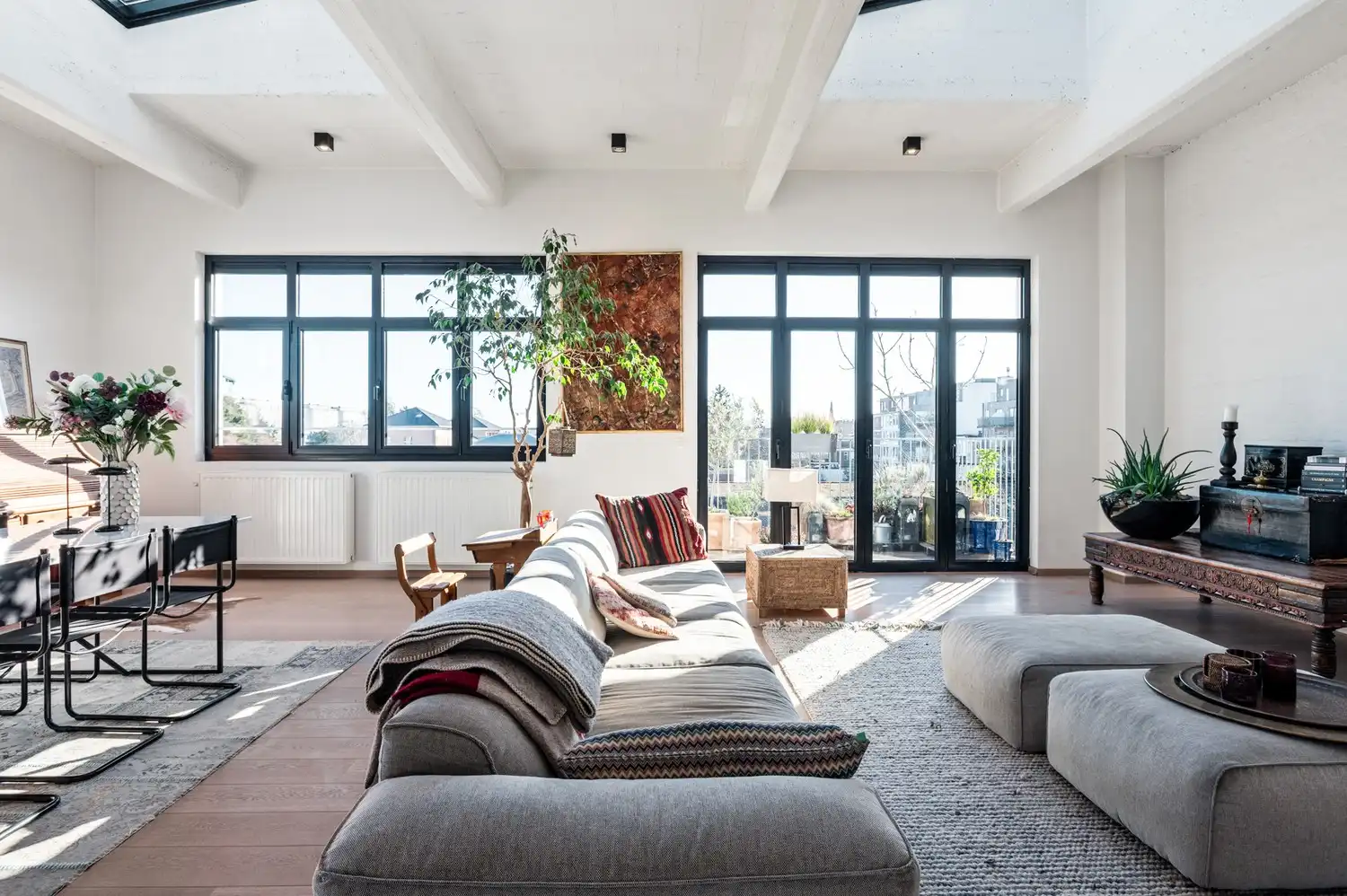 Stijlvolle loft met 2 slaapkamers en ondergrondse staanplaats te Antwerpen! foto 4