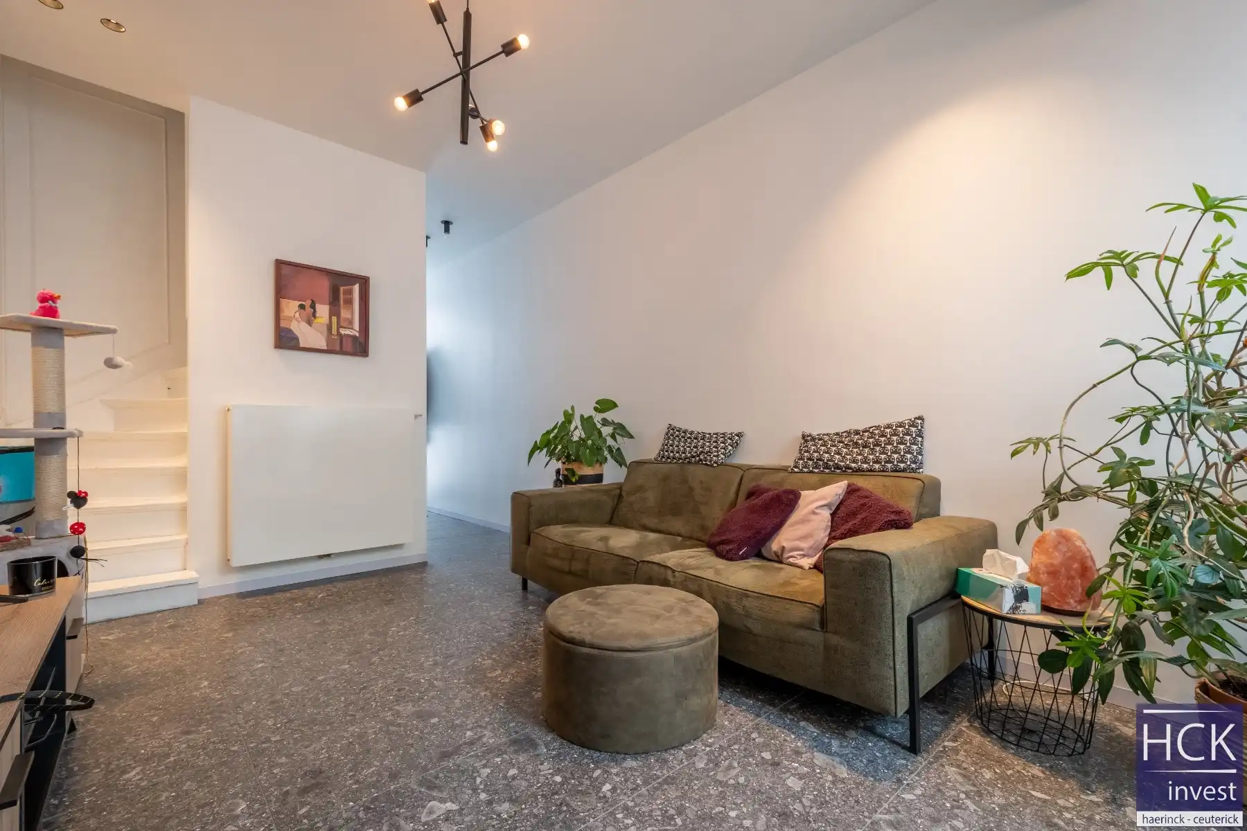 KORTRIJK - Instapklare woning met 2 SLPK. + bureau én stadskoer foto 8