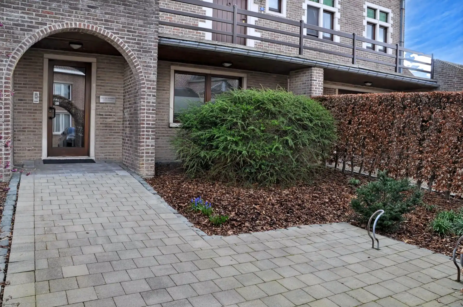 CENTRAAL GELEGEN KANTOORRUIMTE/VRIJ BEROEP IN WALTWILDER foto 2