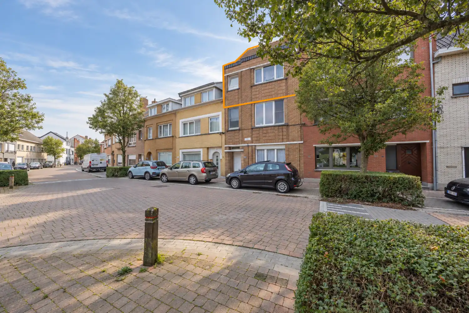 Ruime en lichtrijke duplex met 3 slaapkamers en groot terras in Oostende foto {{pictureIndex}}